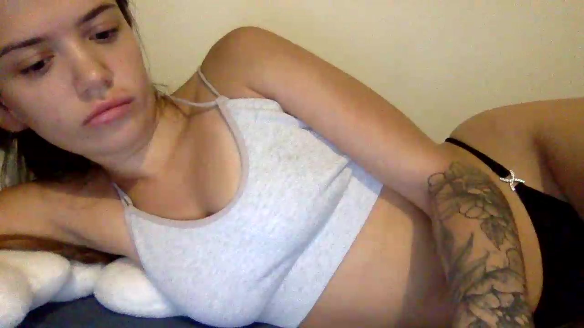 Gallery image thumbnail from JessicaB's myfreecams stream on, 08/26/2026, 18:02 image 17 of 20