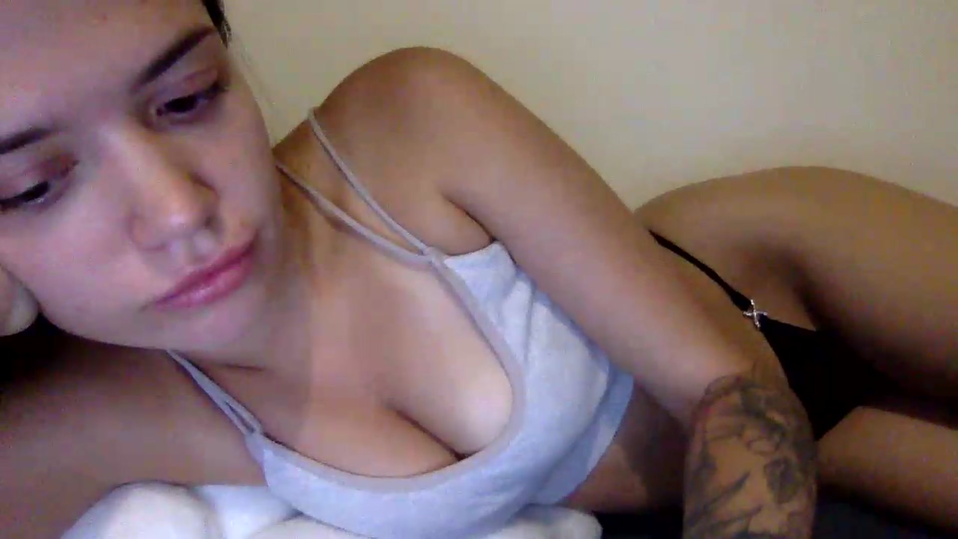 Gallery image thumbnail from JessicaB's myfreecams stream on, 08/26/2026, 18:16 image 14 of 20