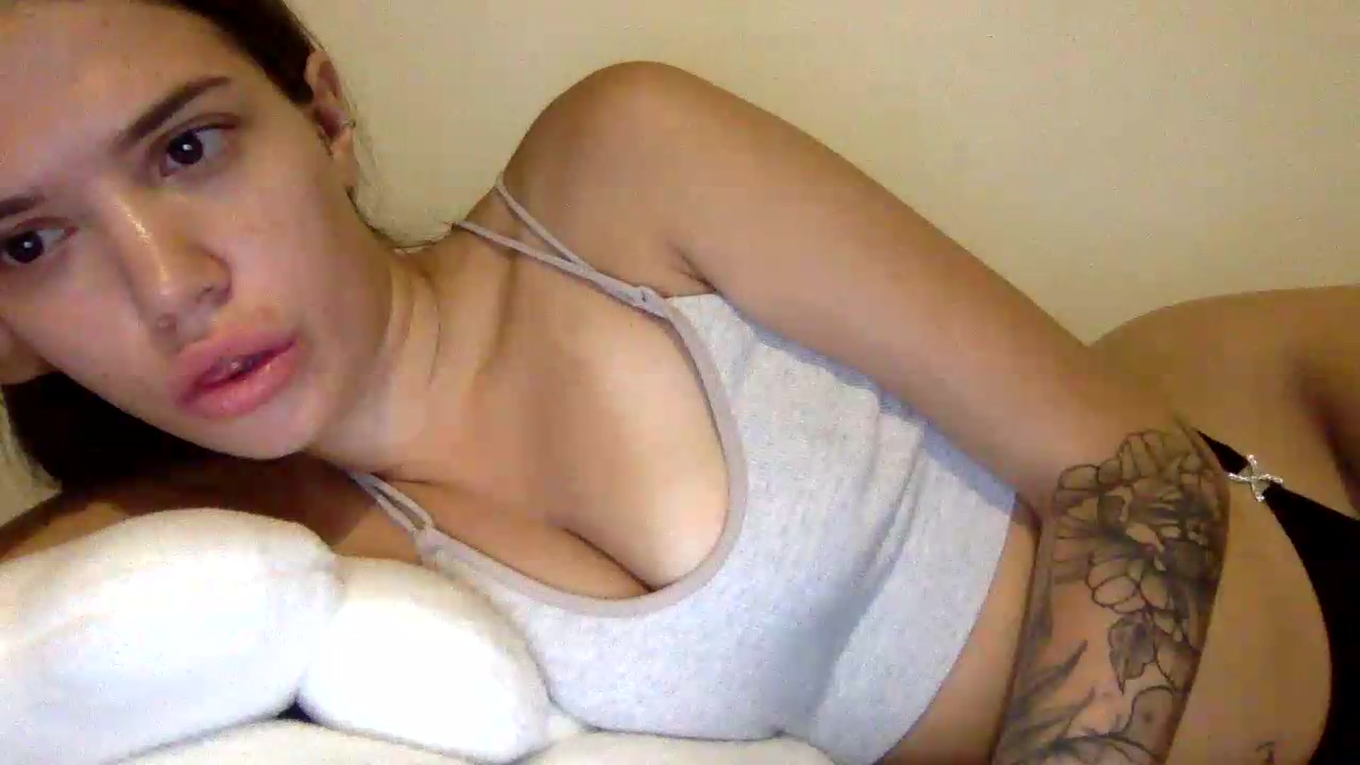 Gallery image thumbnail from JessicaB's myfreecams stream on, 08/26/2026, 18:16 image 5 of 20