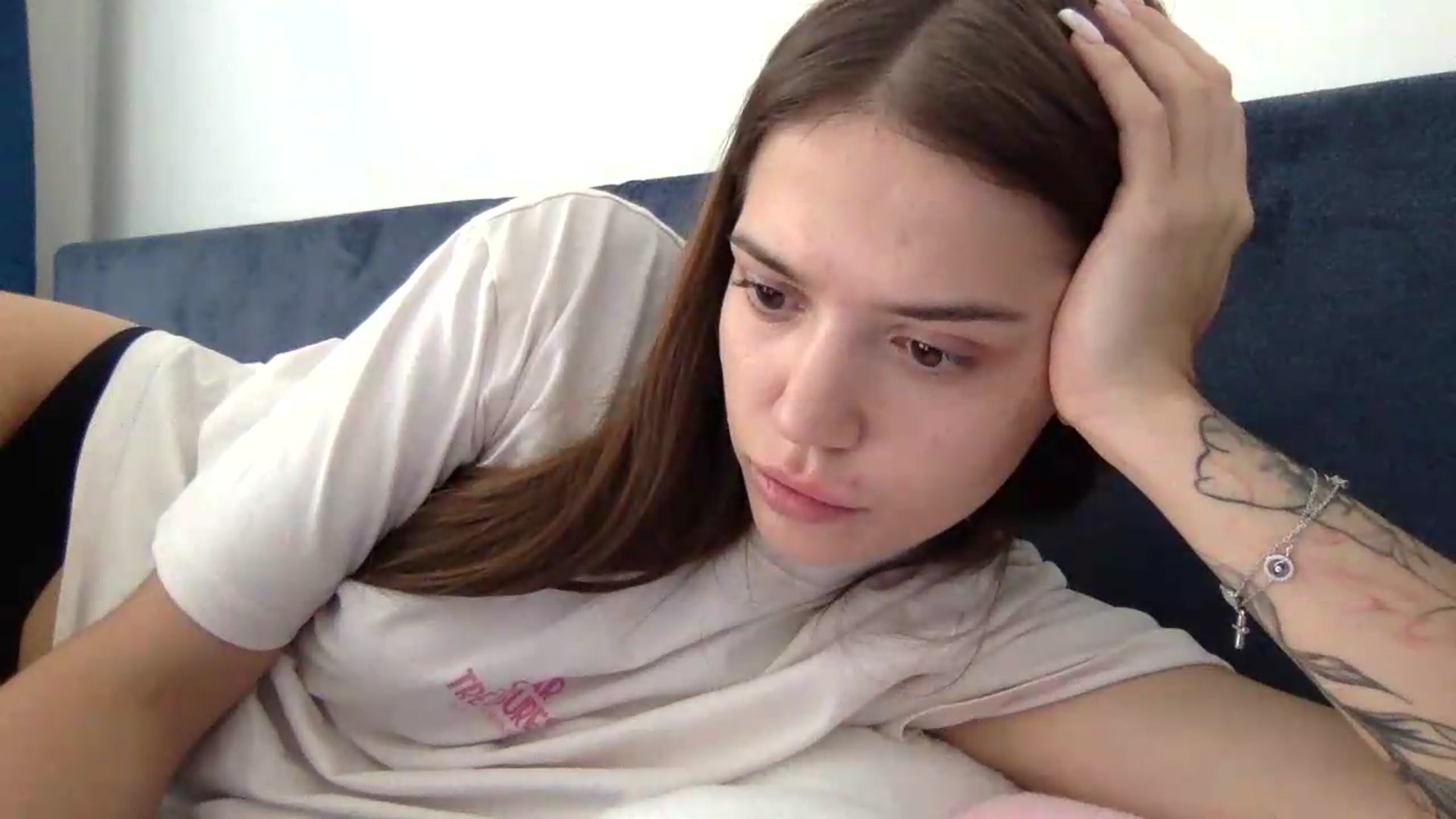 Gallery image thumbnail from JessicaB's myfreecams stream on, 08/27/2026, 13:49 image 17 of 20