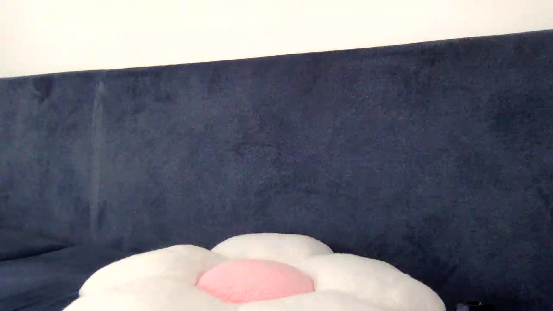 Gallery image thumbnail from JessicaB's myfreecams stream on, 08/27/2026, 14:30 image 15 of 20