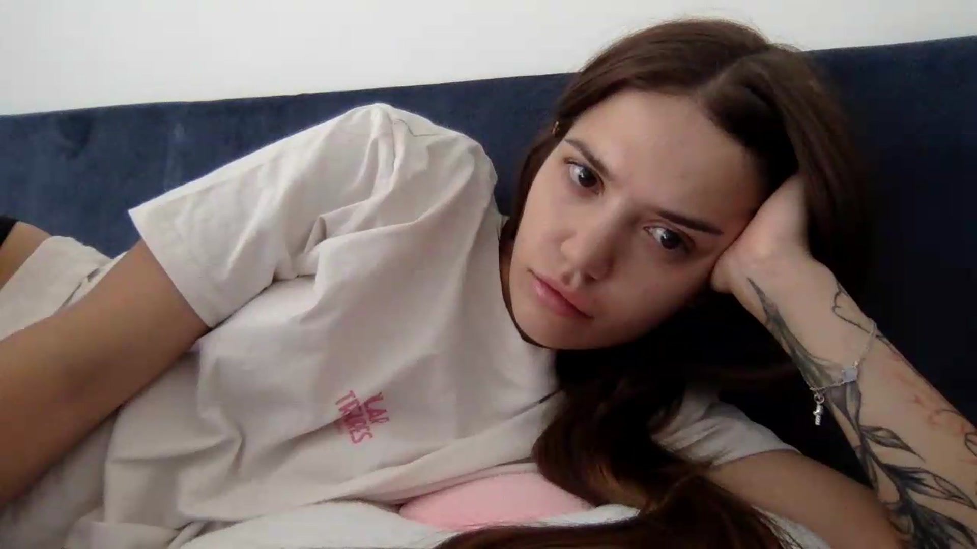 Gallery image thumbnail from JessicaB's myfreecams stream on, 08/27/2026, 14:30 image 6 of 20