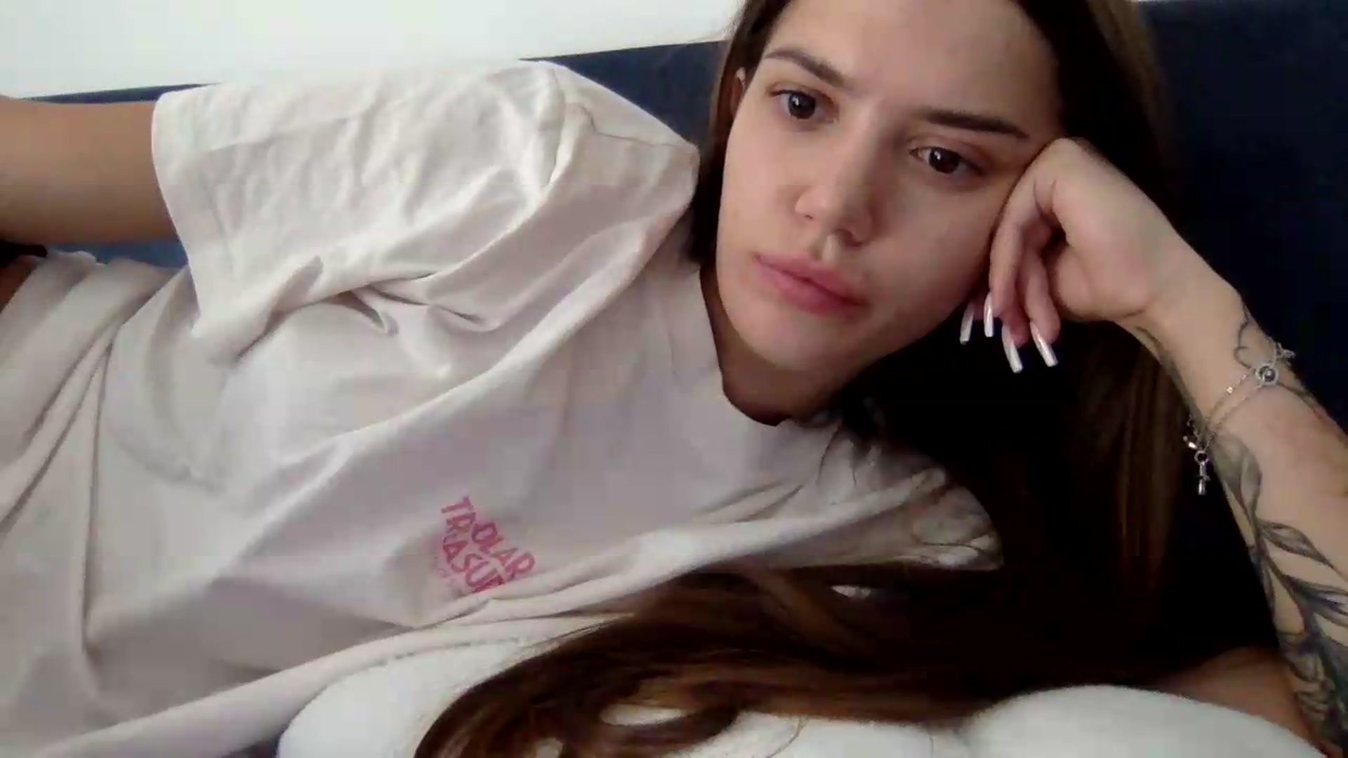 Gallery image thumbnail from JessicaB's myfreecams stream on, 08/27/2026, 15:02 image 14 of 20