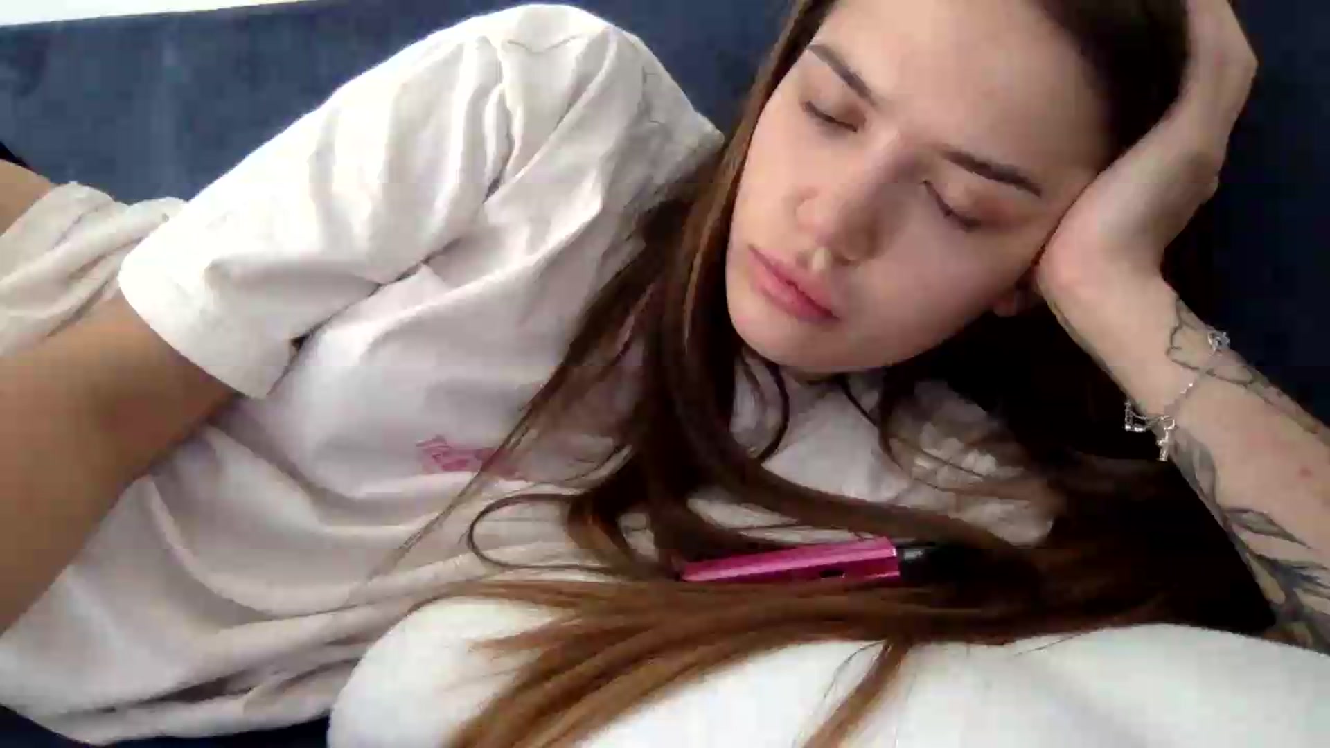 Gallery image thumbnail from JessicaB's myfreecams stream on, 08/27/2026, 15:02 image 1 of 20