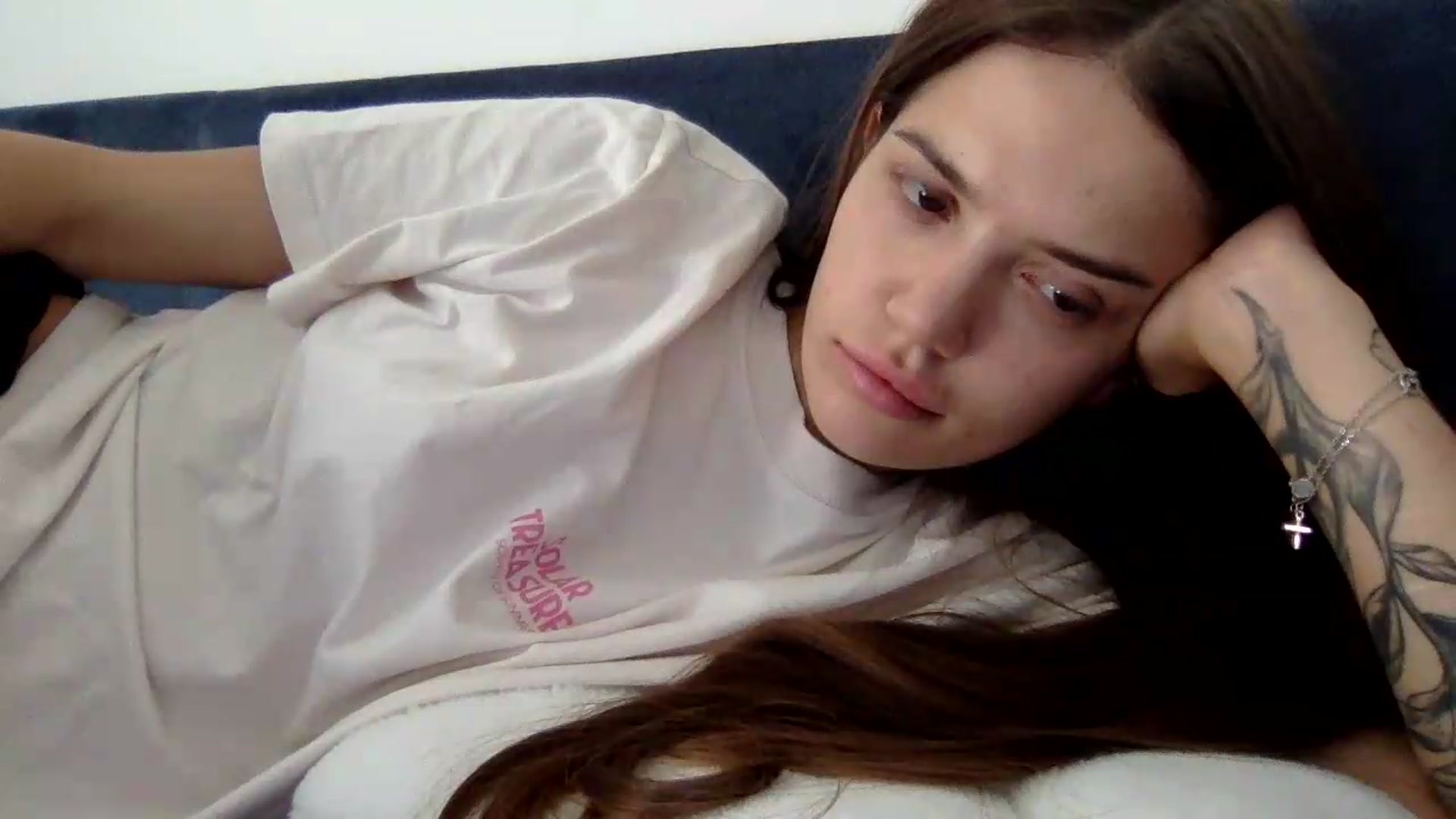 Gallery image thumbnail from JessicaB's myfreecams stream on, 08/27/2026, 15:02 image 17 of 20
