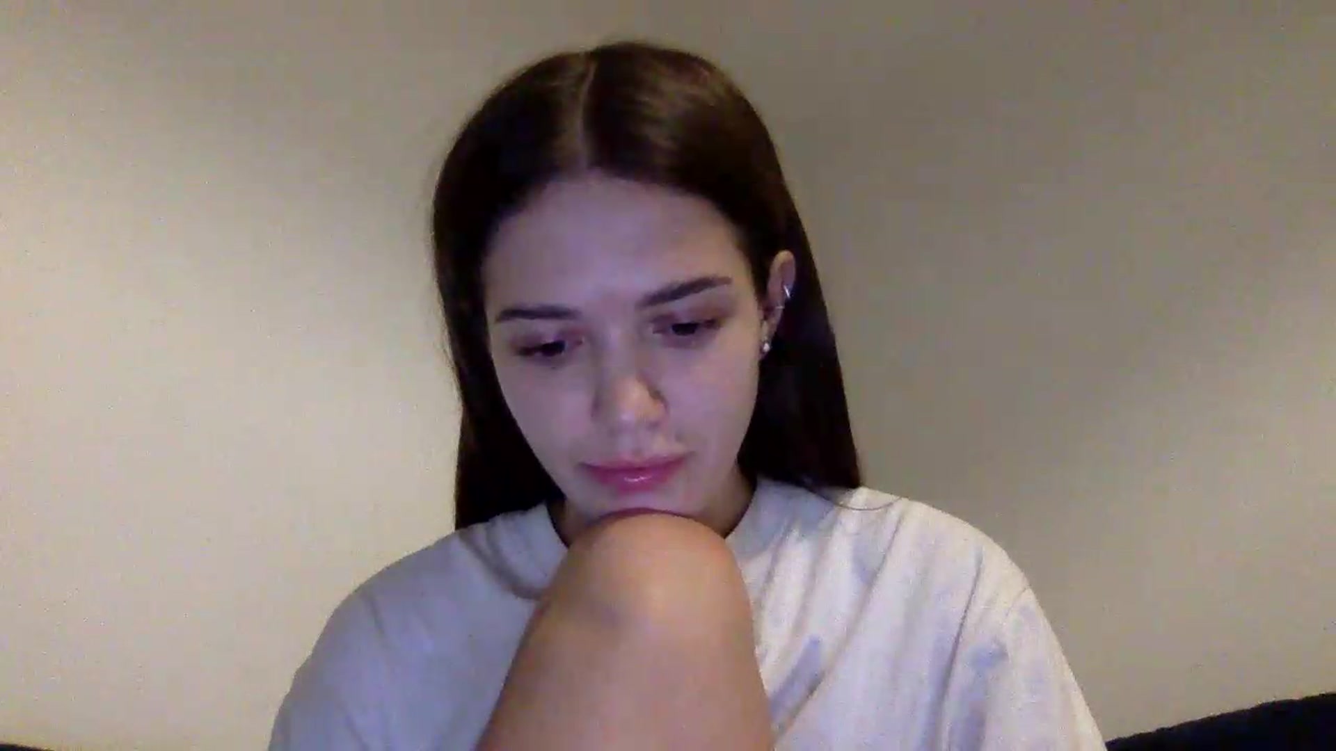 Gallery image thumbnail from JessicaB's myfreecams stream on, 08/27/2026, 21:10 image 16 of 20