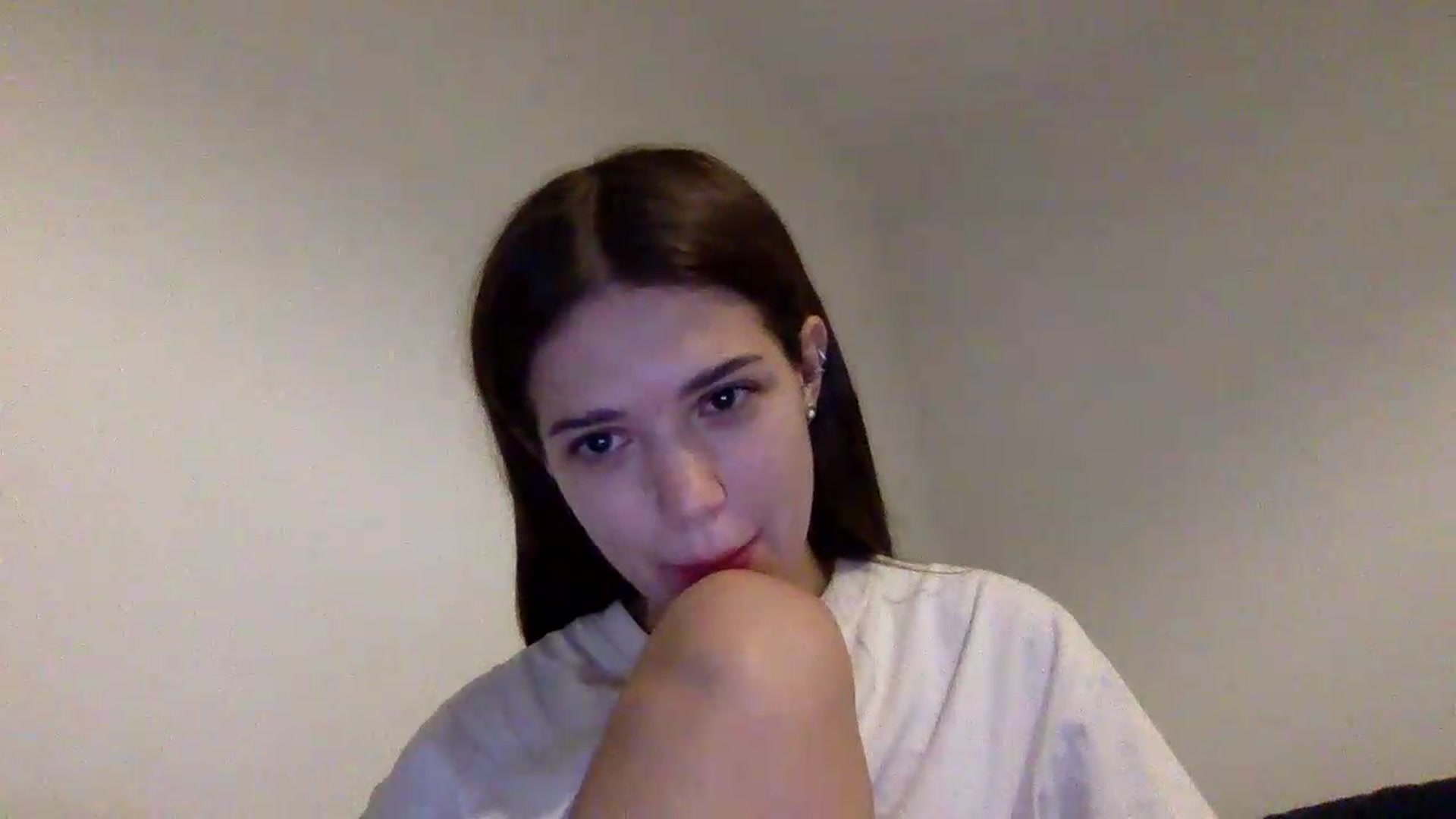 Gallery image thumbnail from JessicaB's myfreecams stream on, 08/27/2026, 21:10 image 13 of 20