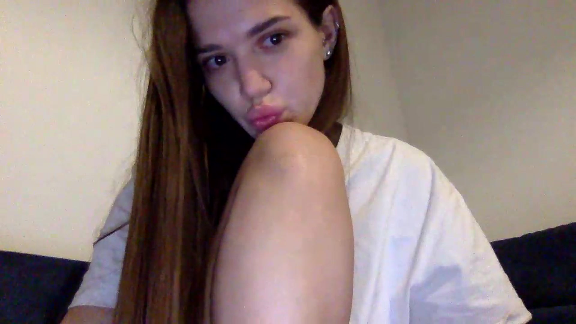 Gallery image thumbnail from JessicaB's myfreecams stream on, 08/27/2026, 22:35 image 9 of 20
