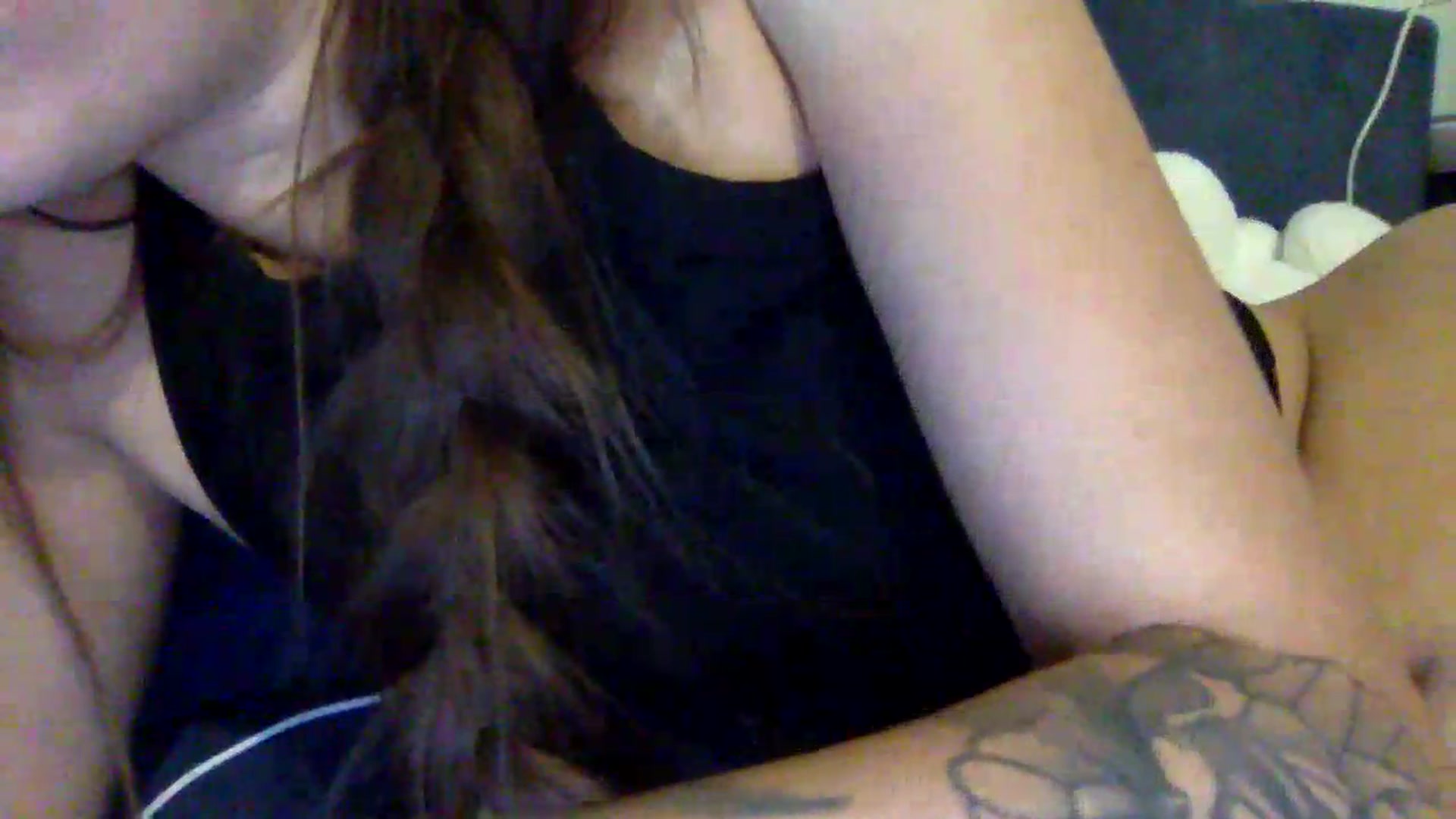Gallery image thumbnail from JessicaB's myfreecams stream on, 08/28/2026, 19:19 image 14 of 20