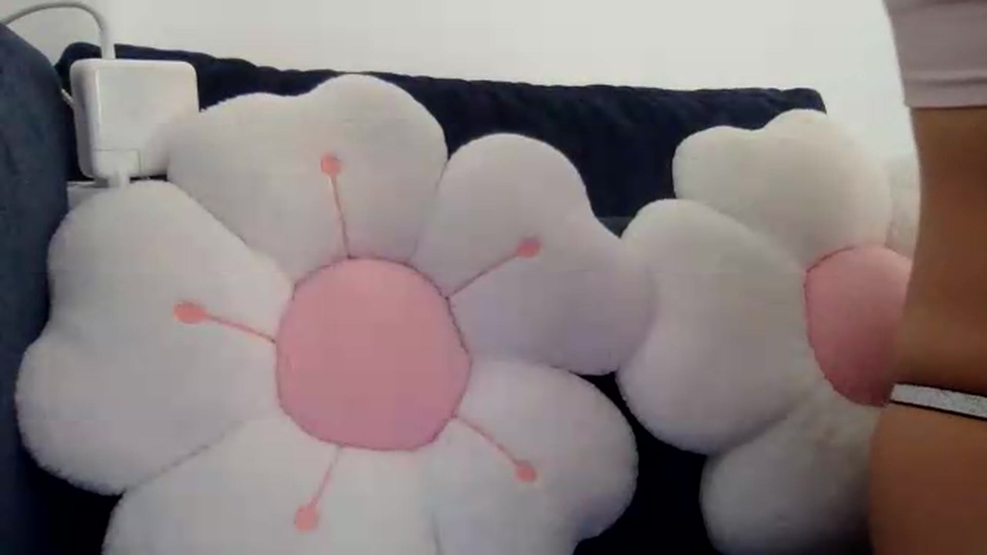 Gallery image thumbnail from JessicaB's myfreecams stream on, 08/29/2026, 15:12 image 18 of 20