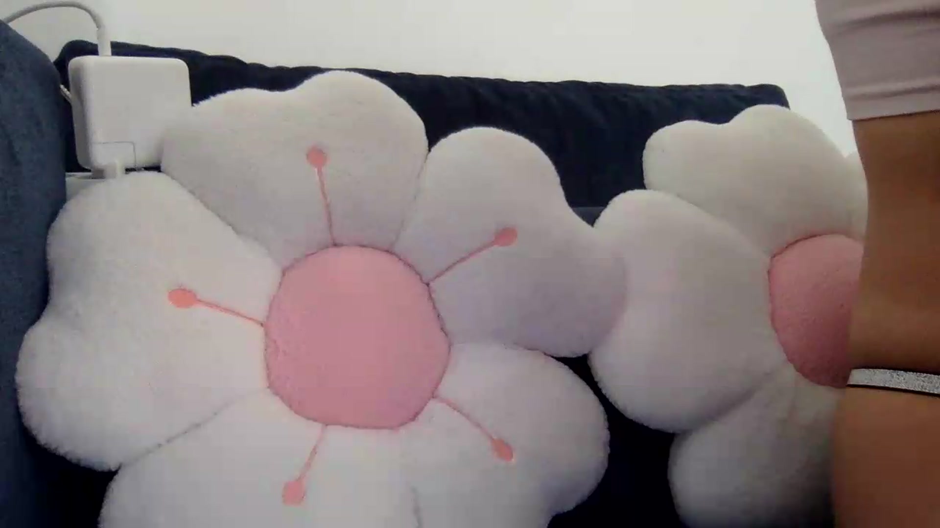 Gallery image thumbnail from JessicaB's myfreecams stream on, 08/29/2026, 15:12 image 17 of 20