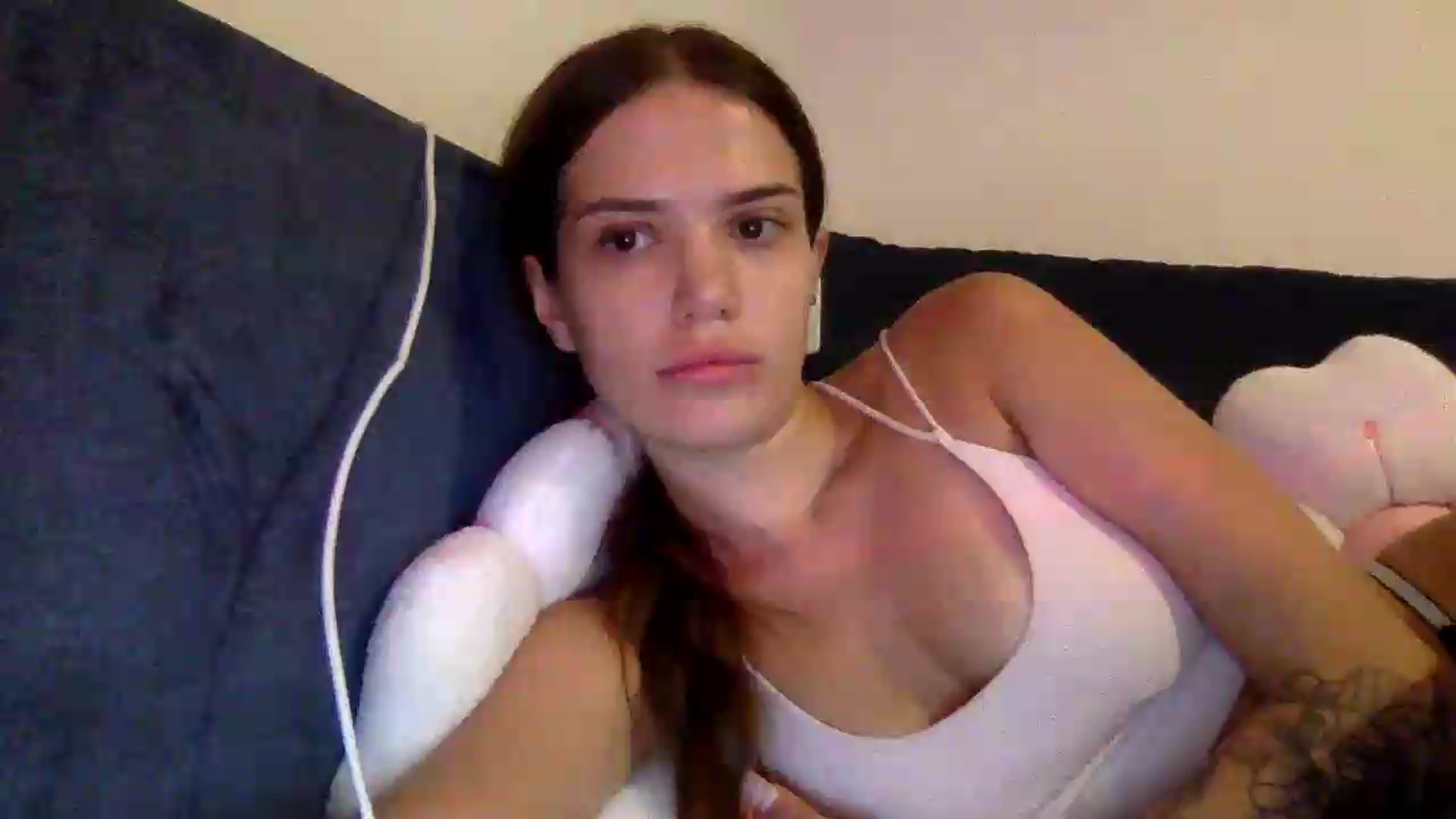 Gallery image thumbnail from JessicaB's myfreecams stream on, 08/29/2026, 17:27 image 14 of 20