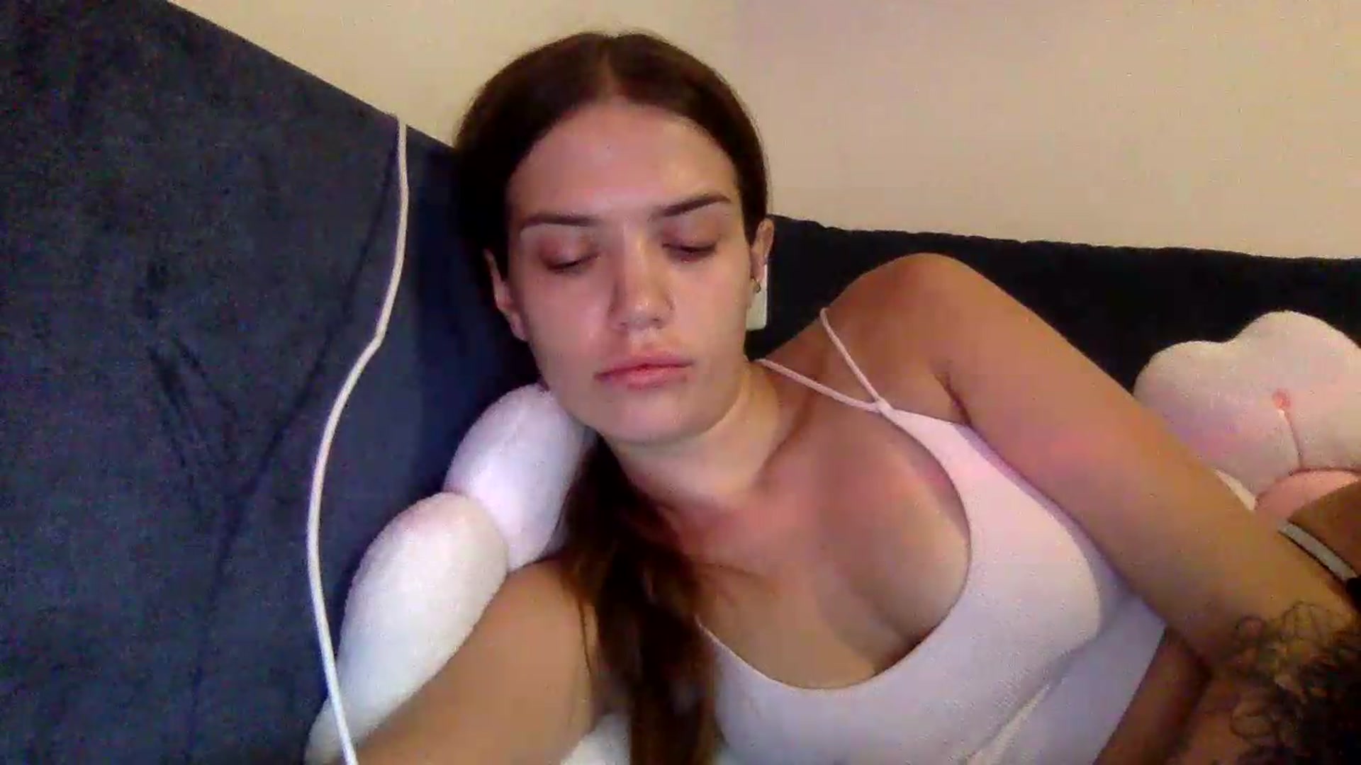 Gallery image thumbnail from JessicaB's myfreecams stream on, 08/29/2026, 17:27 image 15 of 20