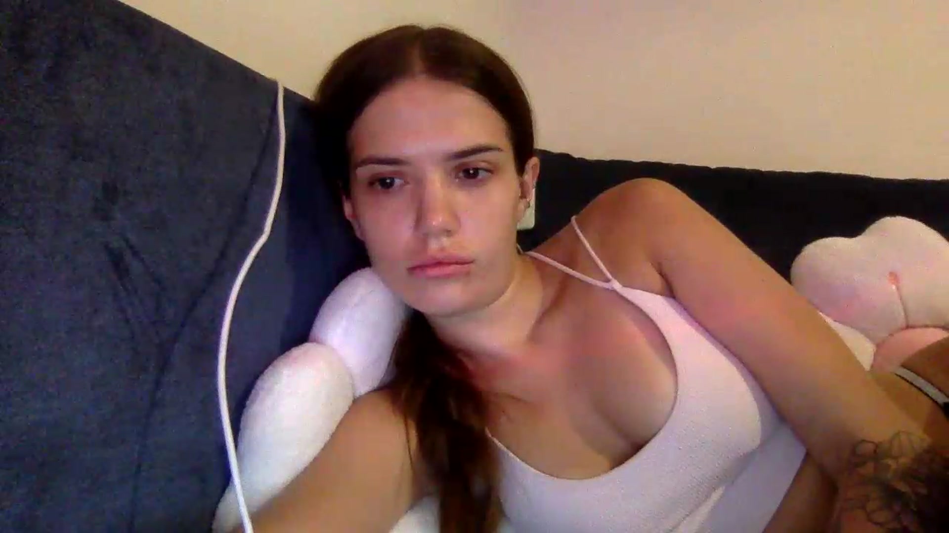 Gallery image thumbnail from JessicaB's myfreecams stream on, 08/29/2026, 17:27 image 16 of 20