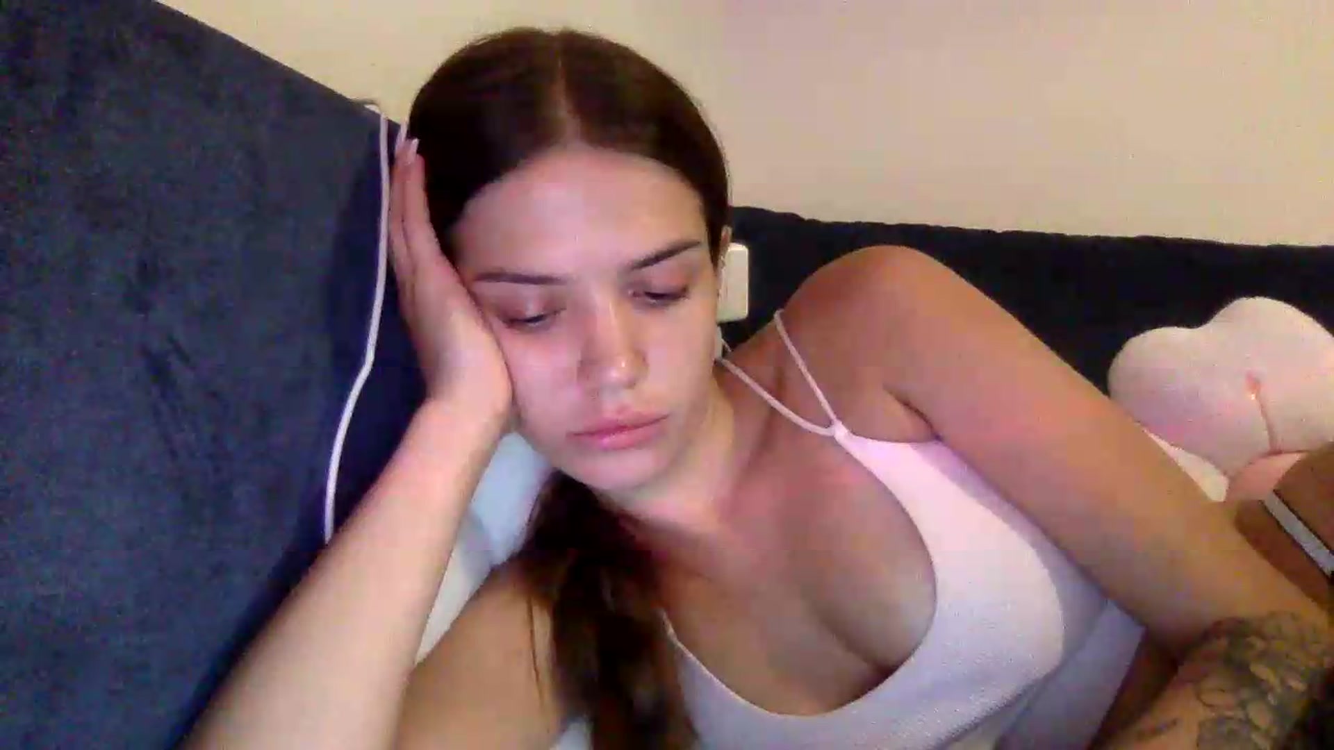 Gallery image thumbnail from JessicaB's myfreecams stream on, 08/29/2026, 17:27 image 18 of 20