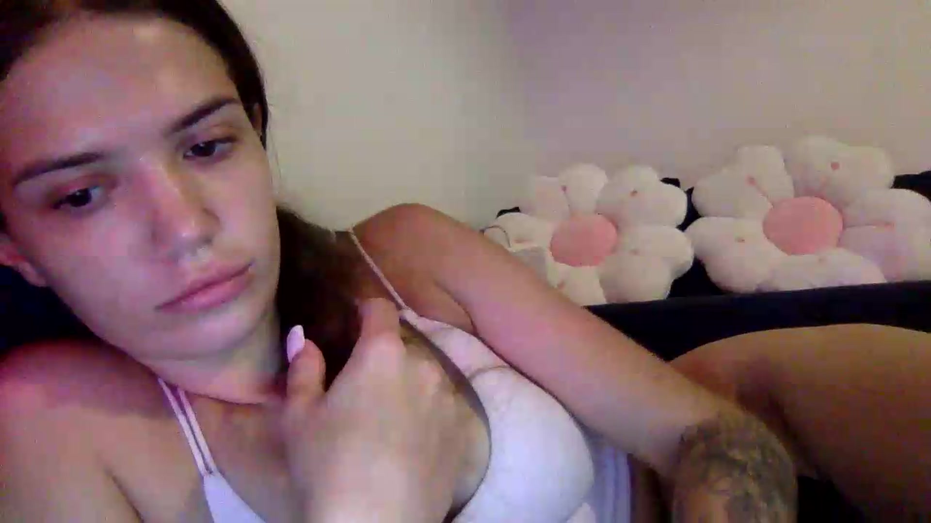 Gallery image thumbnail from JessicaB's myfreecams stream on, 08/29/2026, 17:59 image 6 of 20