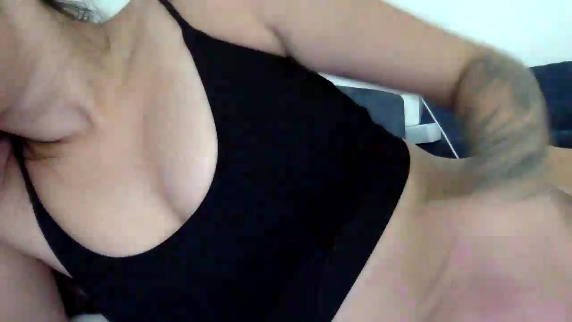Gallery image thumbnail from JessicaB's myfreecams stream on, 09/01/2026, 16:15 image 13 of 20