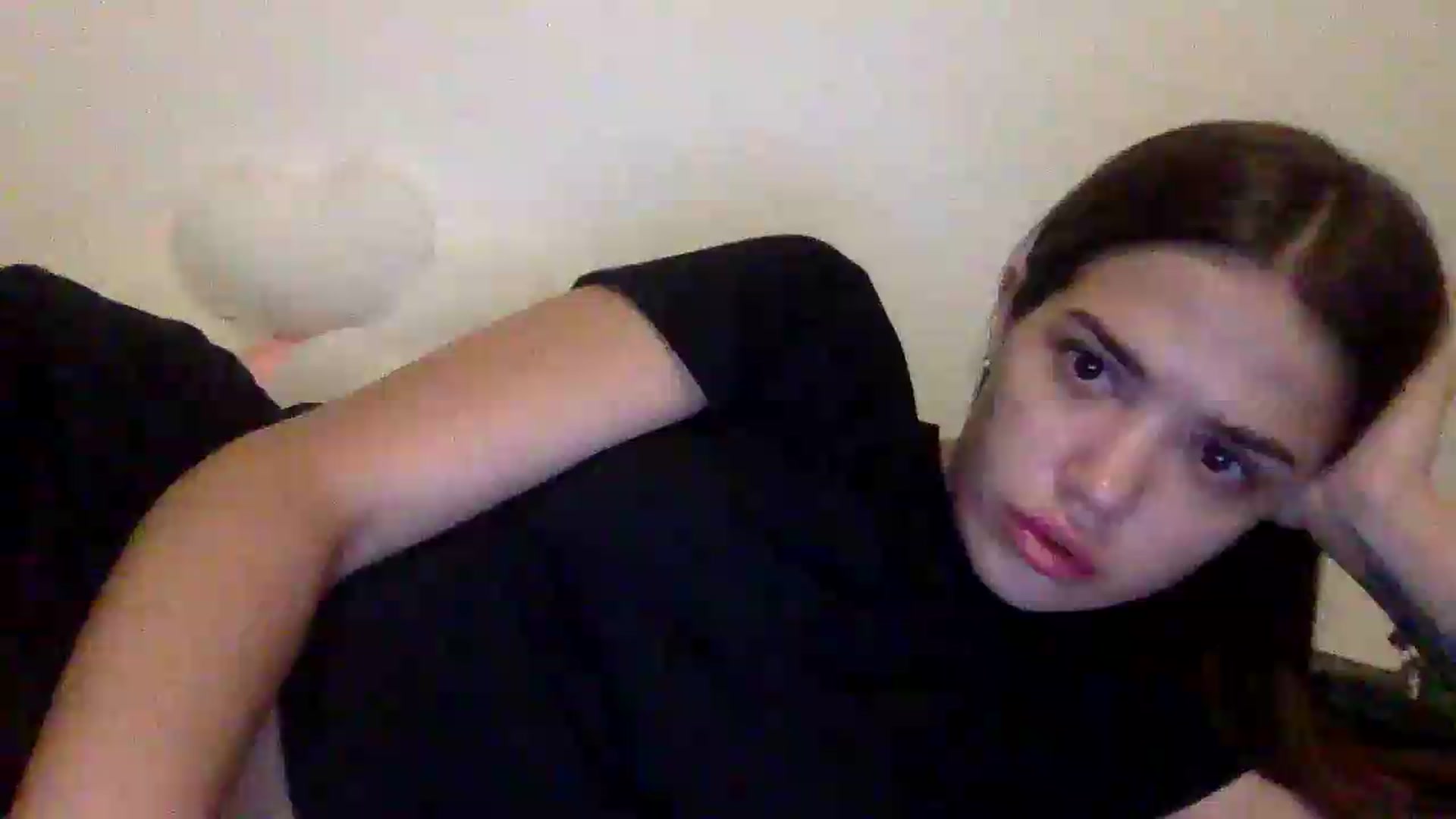 Gallery image thumbnail from JessicaB's myfreecams stream on, 09/14/2026, 18:43 image 18 of 20