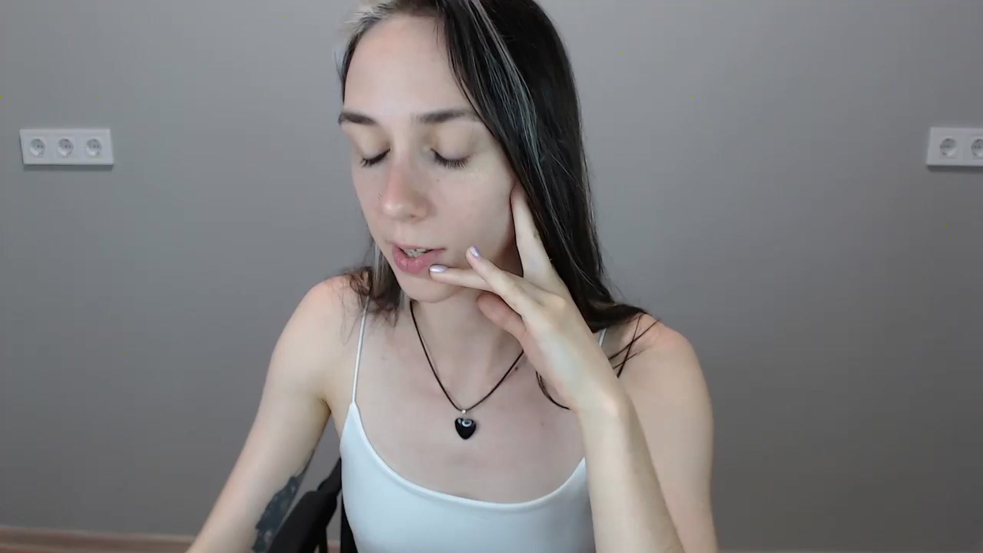 Gallery image thumbnail from JessicaDix's myfreecams stream on, 06/30/2024, 12:03 image 3 of 20