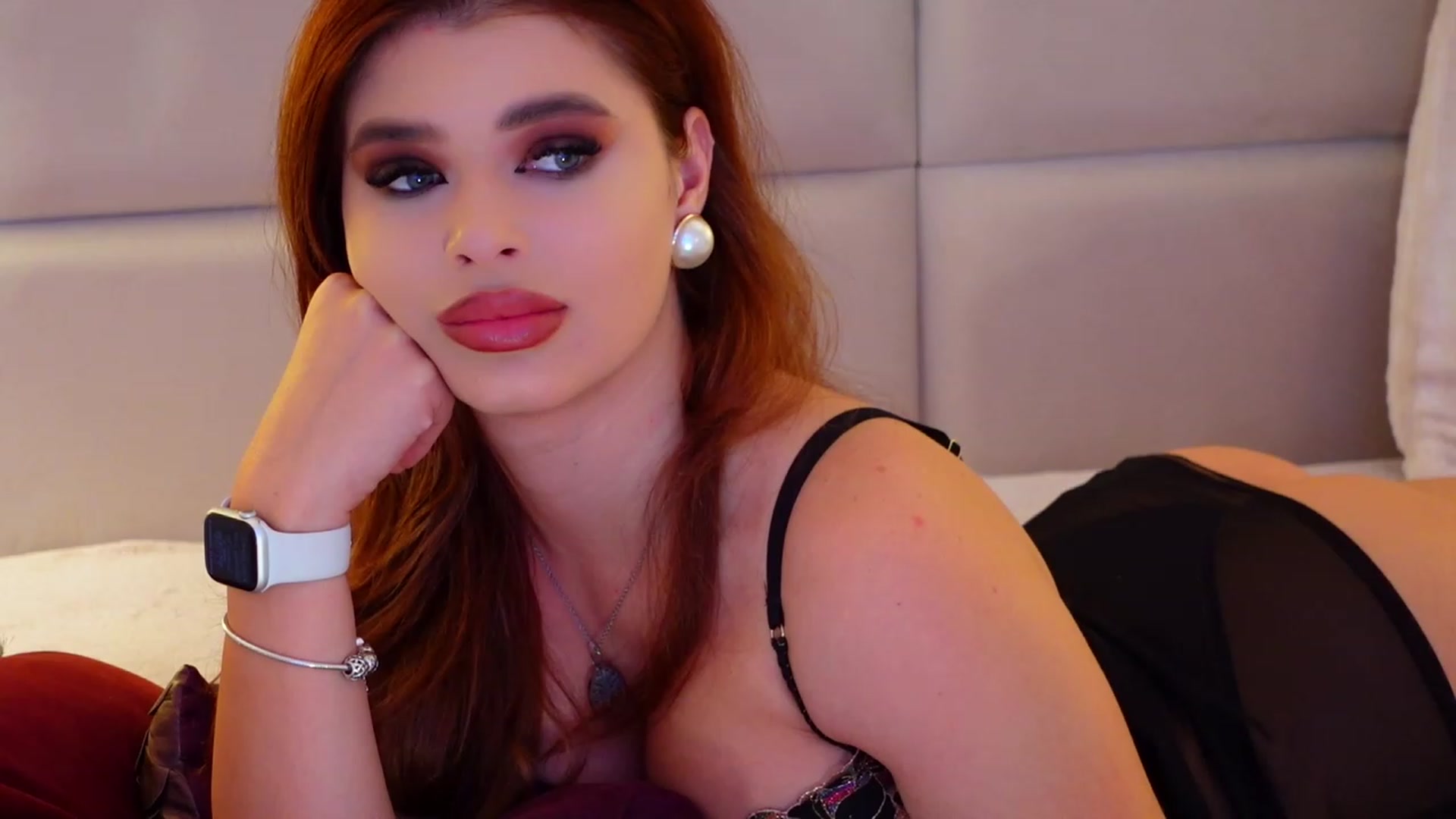 Gallery image thumbnail from JessicaEvy's myfreecams stream on, 11/15/2022, 09:59 image 15 of 20