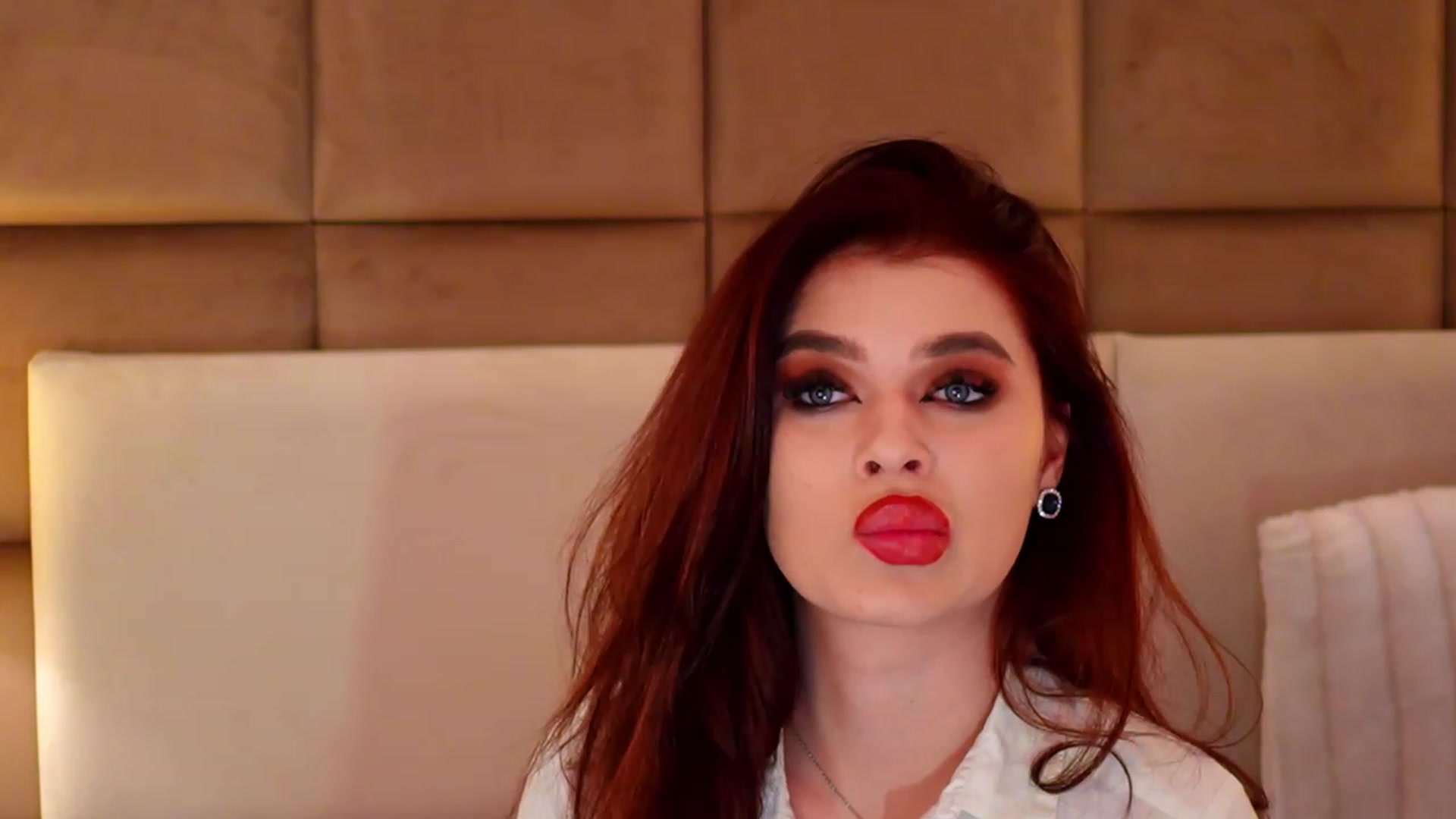 Gallery image thumbnail from JessicaEvy's myfreecams stream on, 11/21/2022, 11:05 image 1 of 20