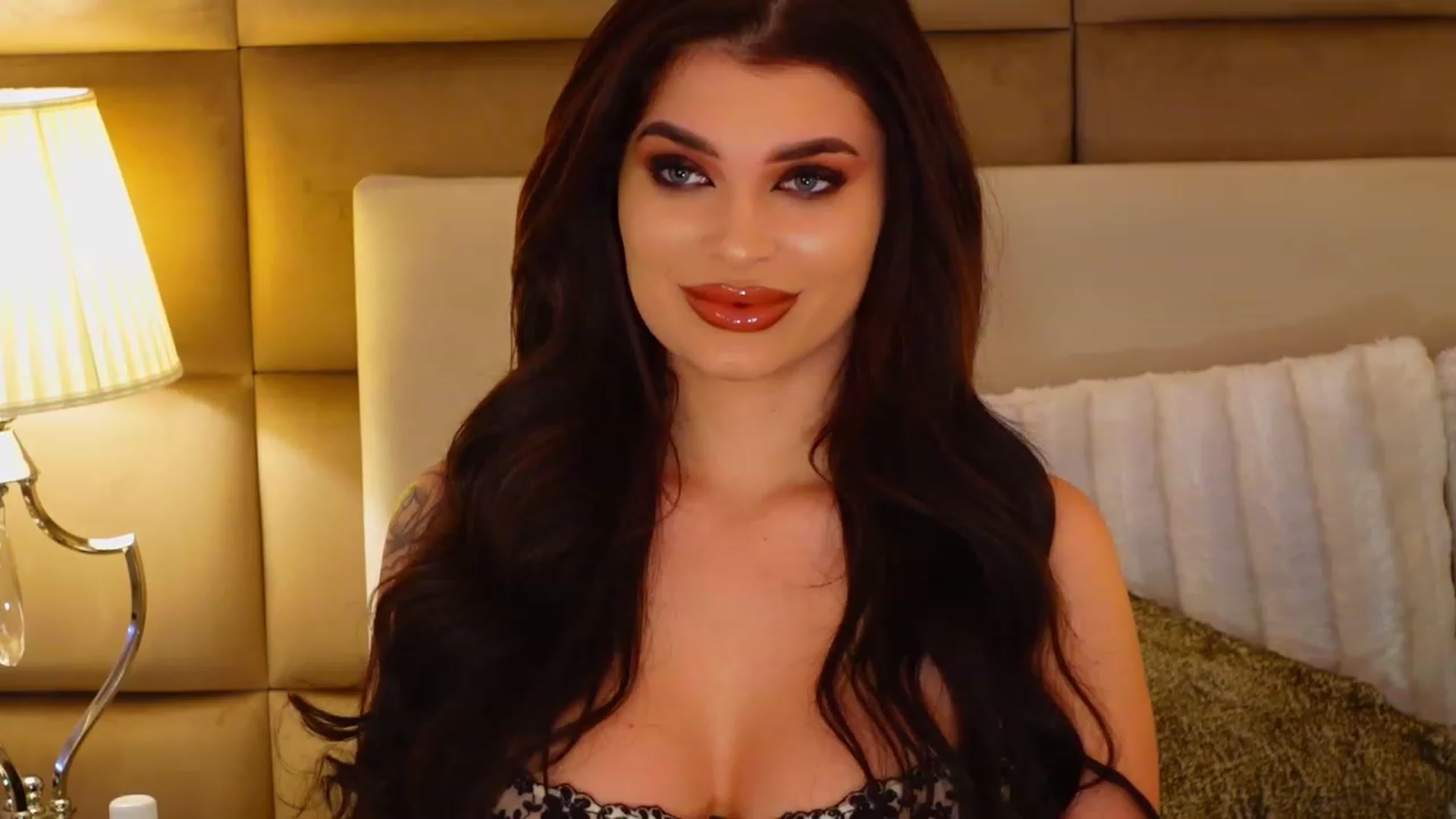 Gallery image thumbnail from JessicaEvy's myfreecams stream on, 03/21/2023, 13:59 image 12 of 20