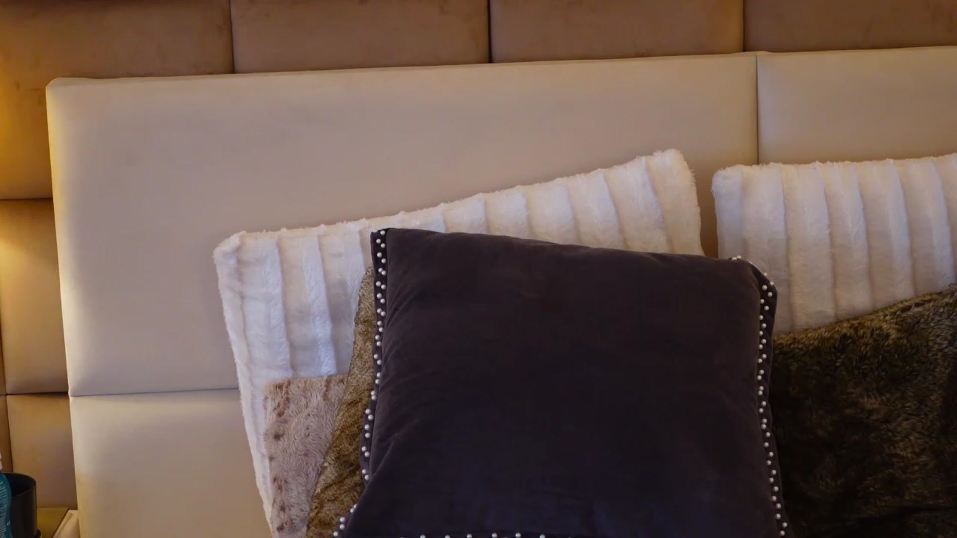 Gallery image thumbnail from JessicaEvy's myfreecams stream on, 04/12/2023, 09:20 image 19 of 20