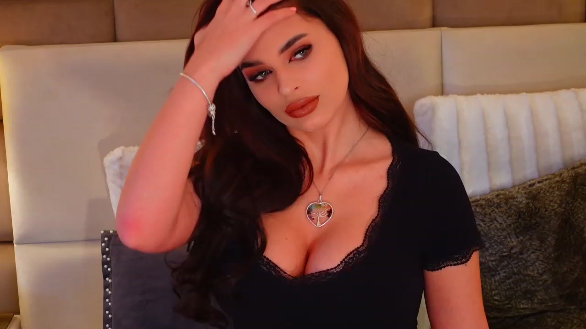 Gallery image thumbnail from JessicaEvy's myfreecams stream on, 04/12/2023, 10:23 image 6 of 20
