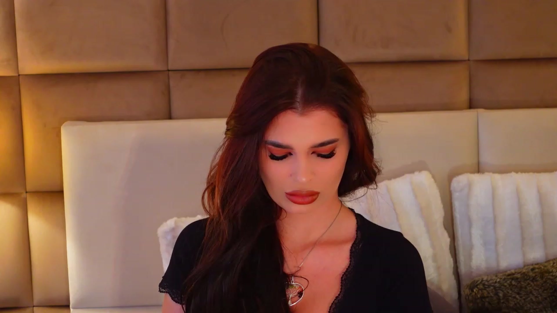 Gallery image thumbnail from JessicaEvy's myfreecams stream on, 04/12/2023, 12:21 image 2 of 20