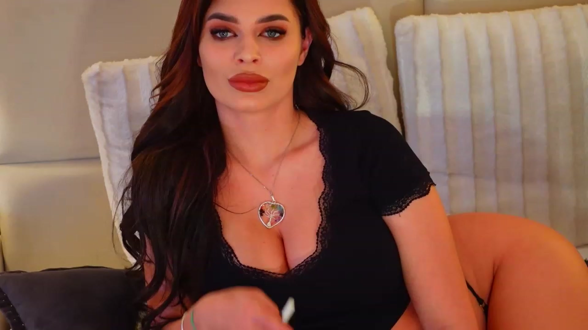 Gallery image thumbnail from JessicaEvy's myfreecams stream on, 04/12/2023, 12:21 image 4 of 20