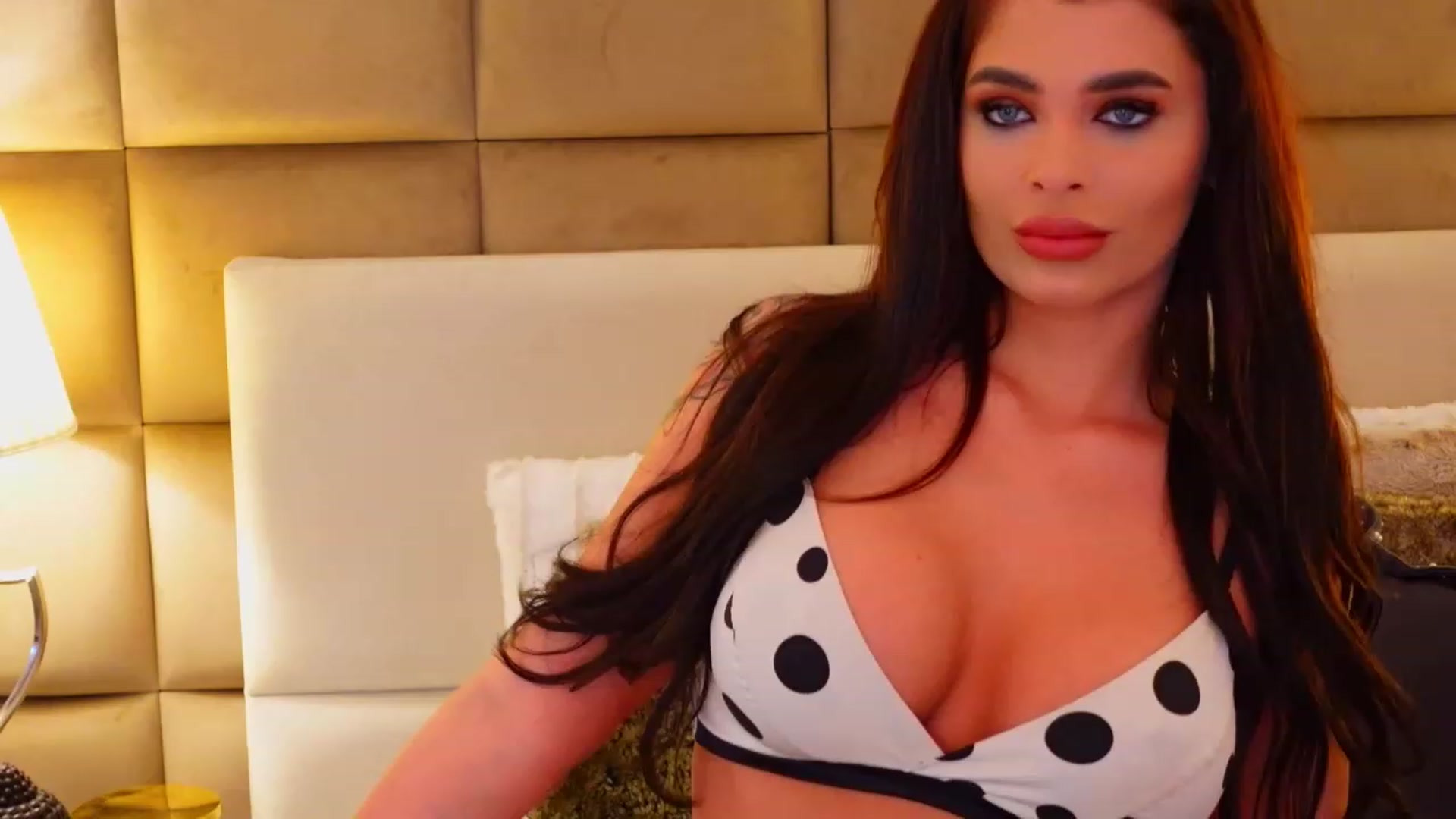Gallery image thumbnail from JessicaEvy's myfreecams stream on, 05/01/2023, 15:33 image 4 of 20