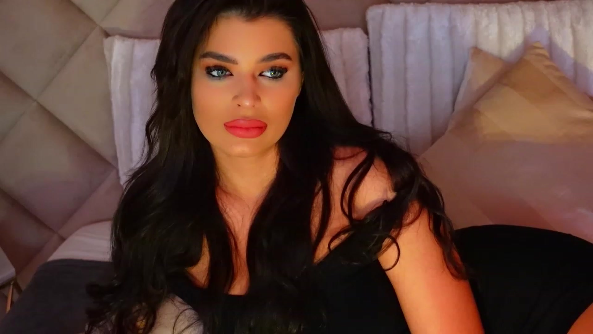 Gallery image thumbnail from JessicaEvy's myfreecams stream on, 05/23/2023, 07:32 image 19 of 20