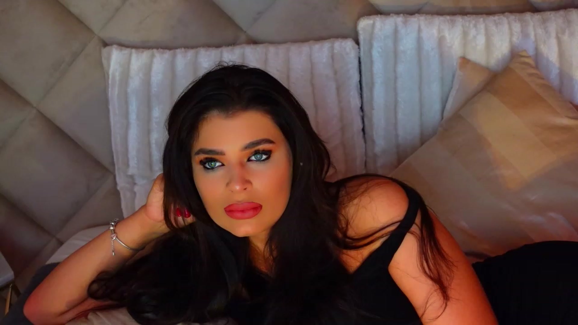 Gallery image thumbnail from JessicaEvy's myfreecams stream on, 05/23/2023, 07:32 image 16 of 20
