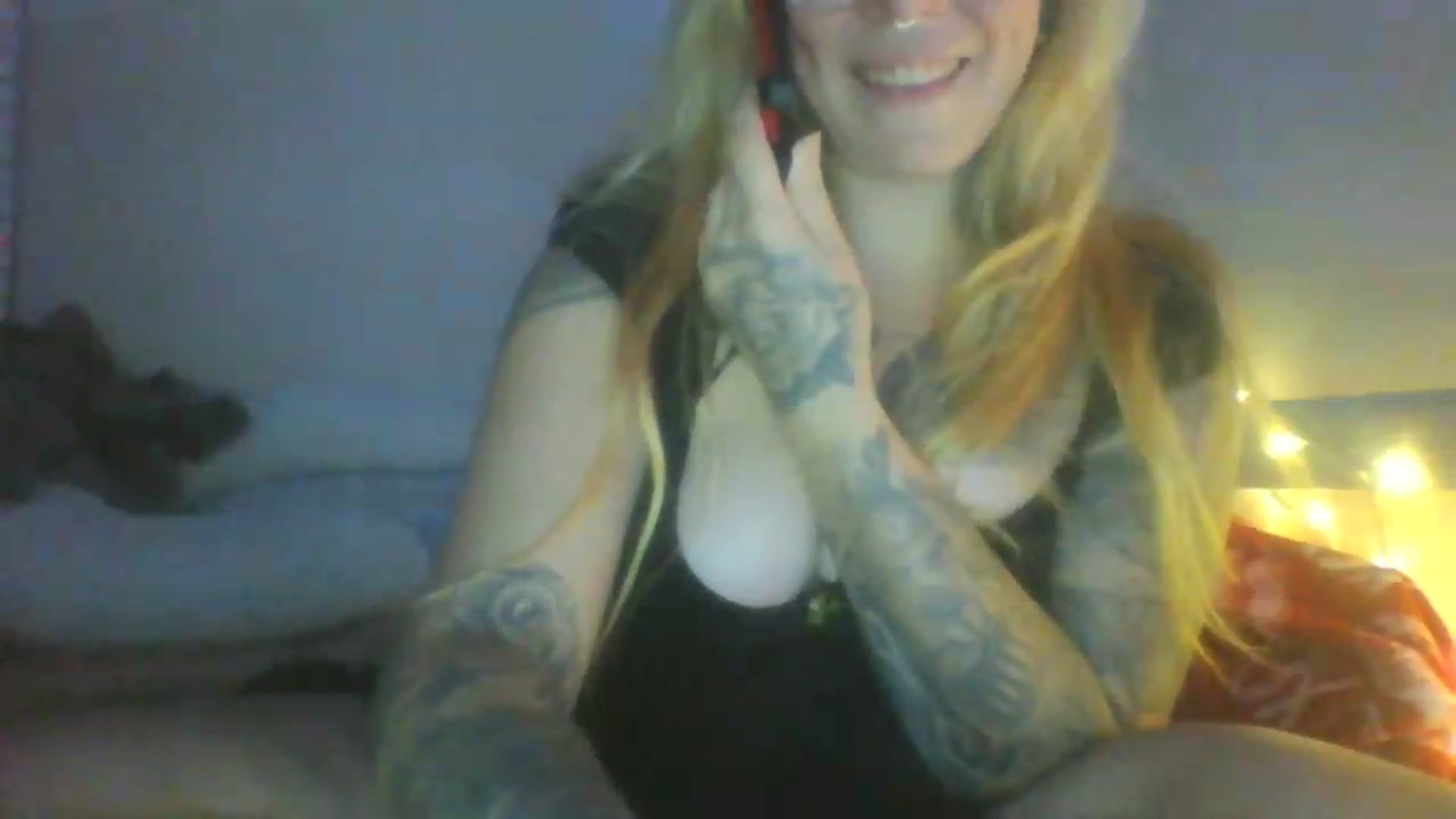 Gallery image thumbnail from JessicaFaye's myfreecams stream on, 06/19/2026, 09:30 image 11 of 20