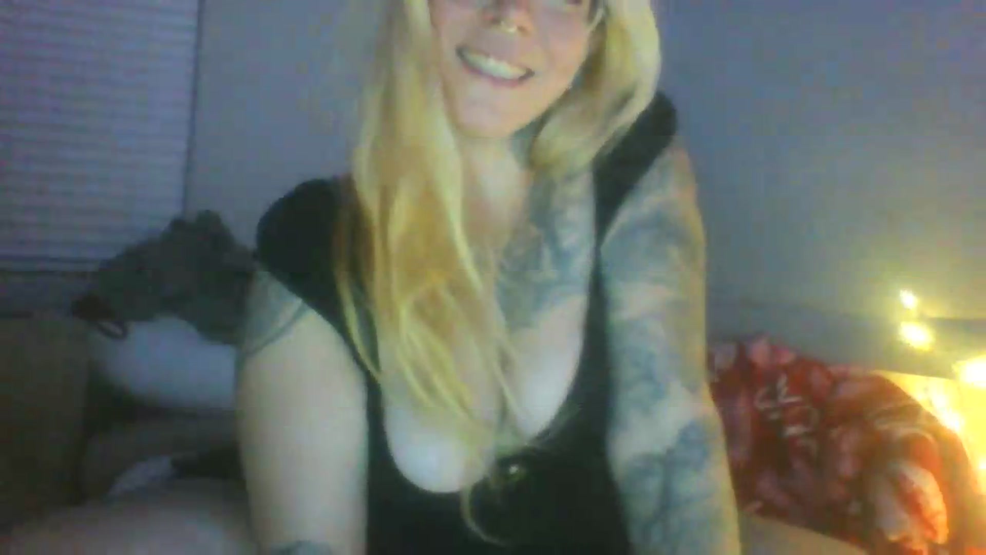 Gallery image thumbnail from JessicaFaye's myfreecams stream on, 06/19/2026, 10:49 image 11 of 20