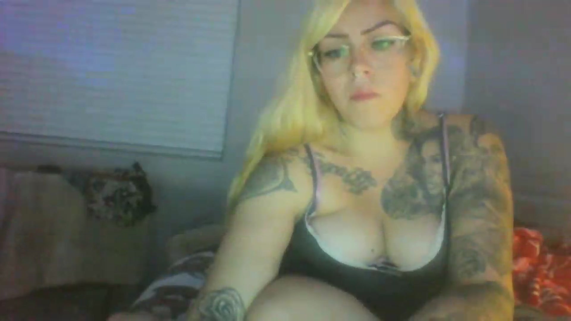 Gallery image thumbnail from JessicaFaye's myfreecams stream on, 06/20/2026, 10:59 image 17 of 20