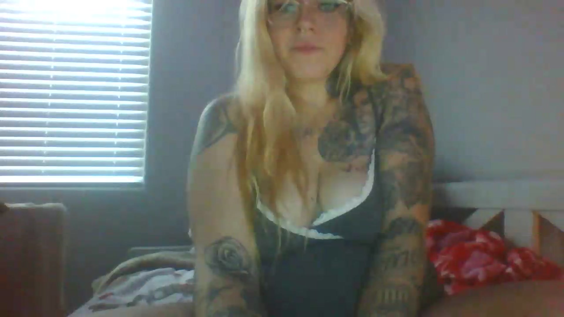 Gallery image thumbnail from JessicaFaye's myfreecams stream on, 06/22/2026, 12:50 image 17 of 20