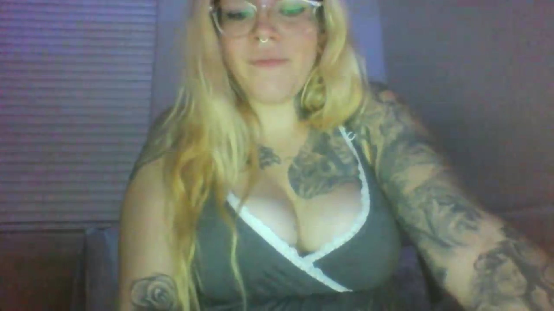 Gallery image thumbnail from JessicaFaye's myfreecams stream on, 06/26/2026, 10:23 image 11 of 20