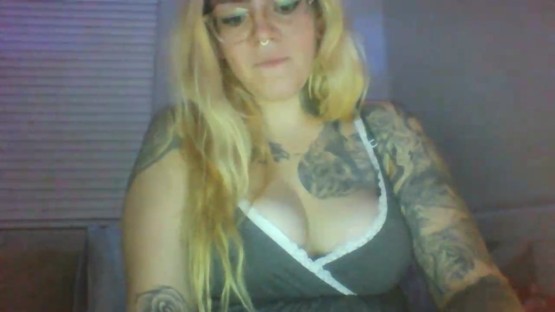 Gallery image thumbnail from JessicaFaye's myfreecams stream on, 06/26/2026, 10:23 image 9 of 20