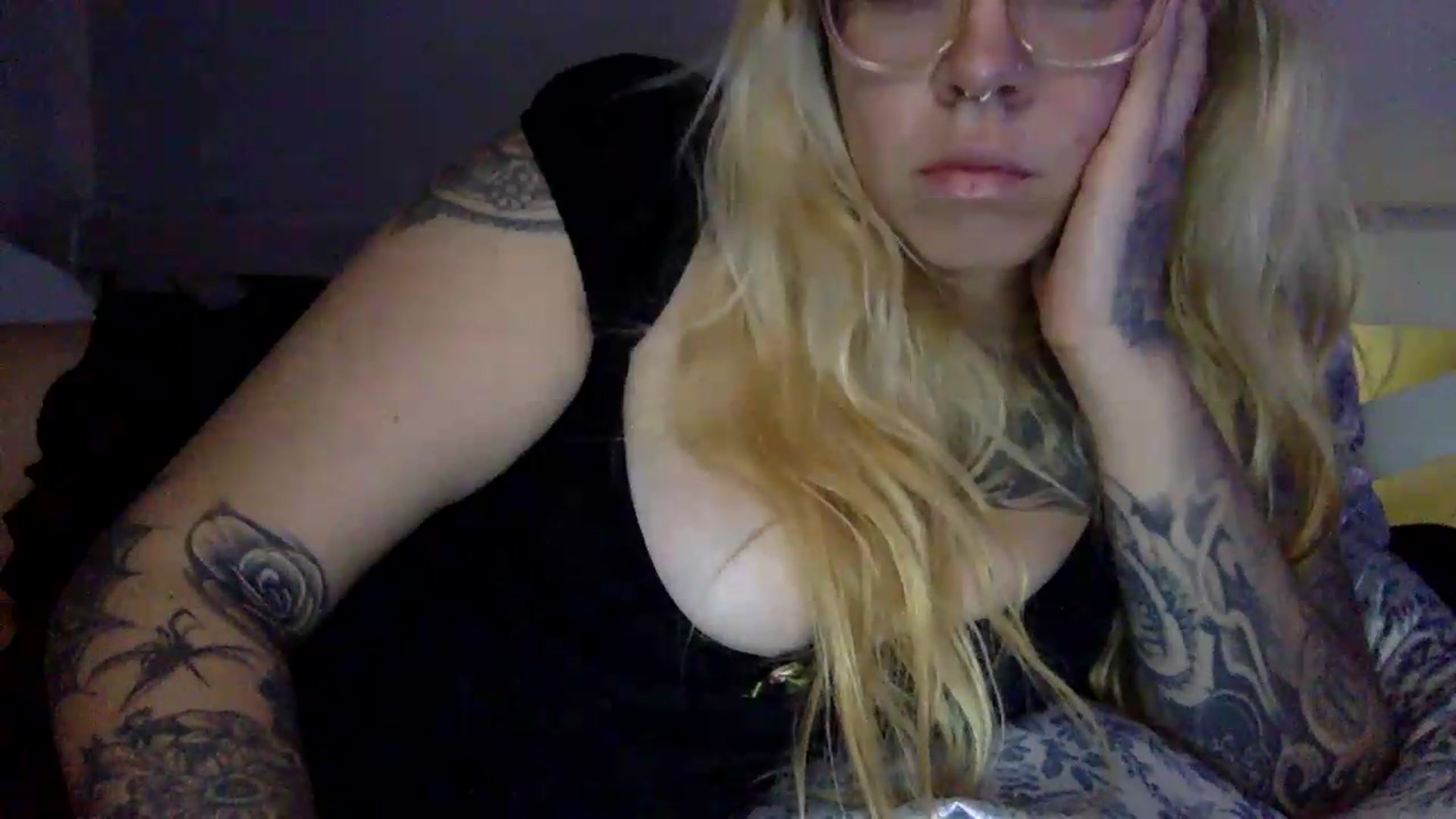 Gallery image thumbnail from JessicaFaye's myfreecams stream on, 07/16/2026, 09:01 image 15 of 20