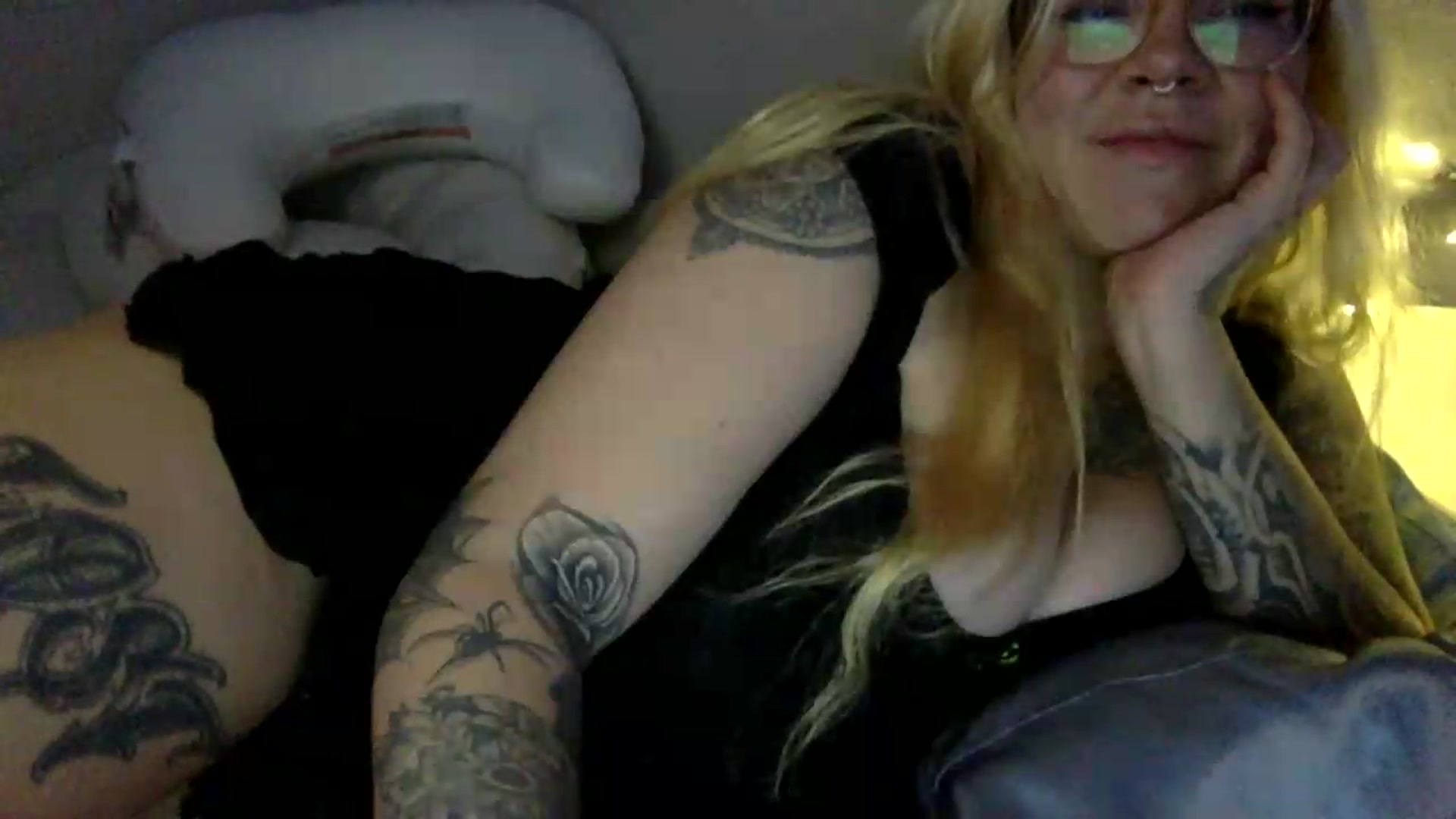 Gallery image thumbnail from JessicaFaye's myfreecams stream on, 07/22/2026, 09:06 image 10 of 20