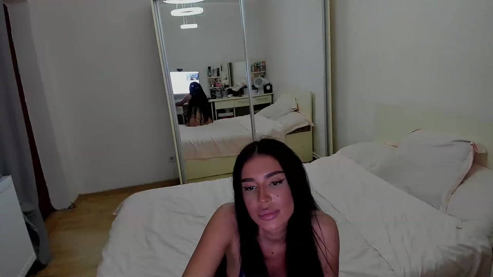 Gallery image thumbnail from Jessica__WOW's myfreecams stream on, 11/23/2022, 24:19 image 3 of 20