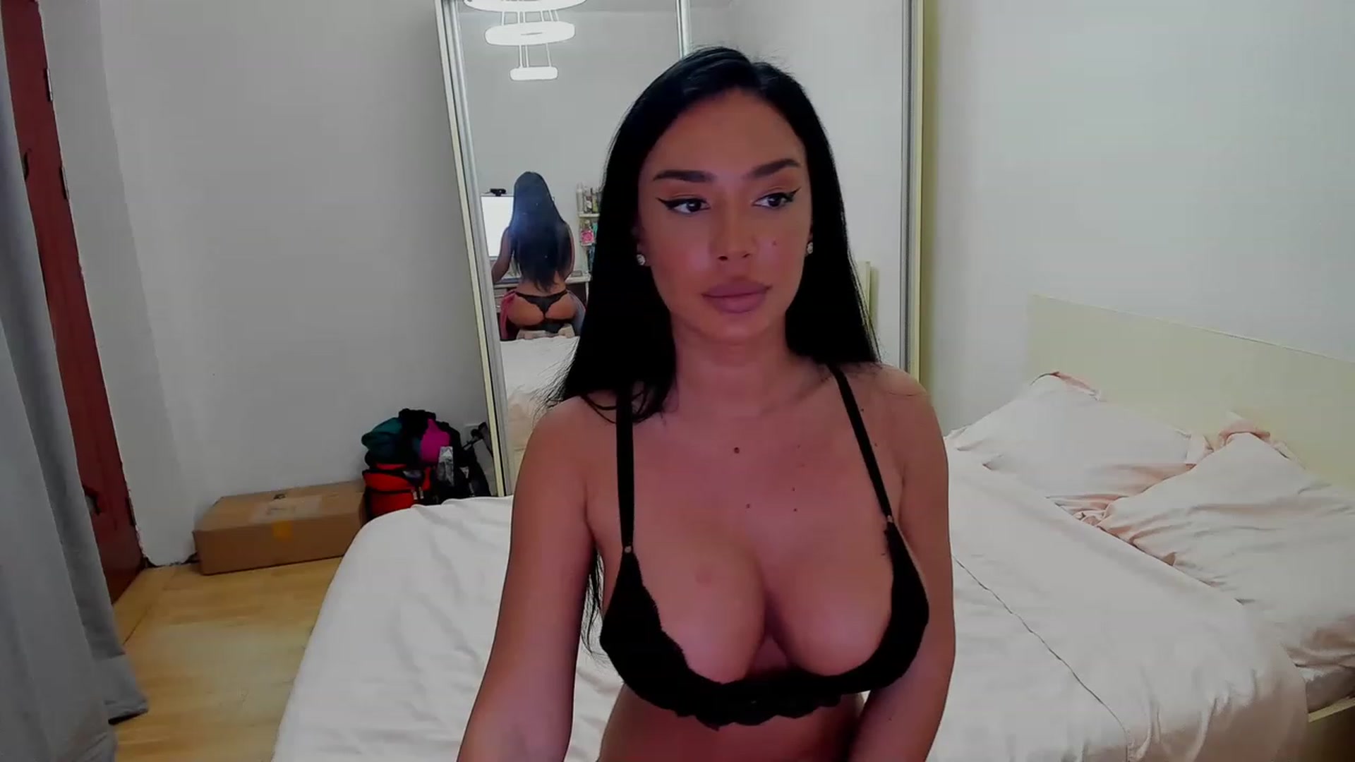 Gallery image thumbnail from Jessica__WOW's myfreecams stream on, 01/30/2023, 15:02 image 17 of 20