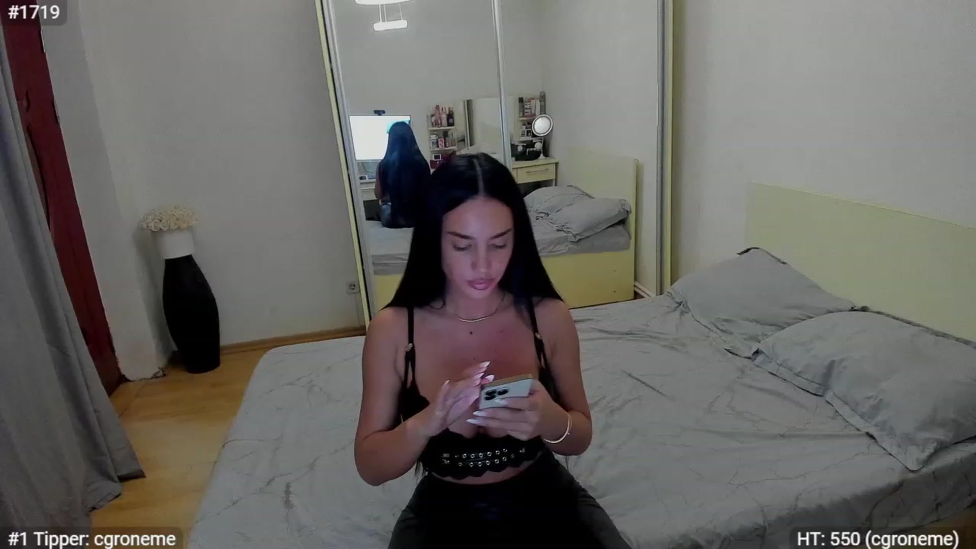 Gallery image thumbnail from Jessica__WOW's myfreecams stream on, 12/16/2023, 18:20 image 3 of 20