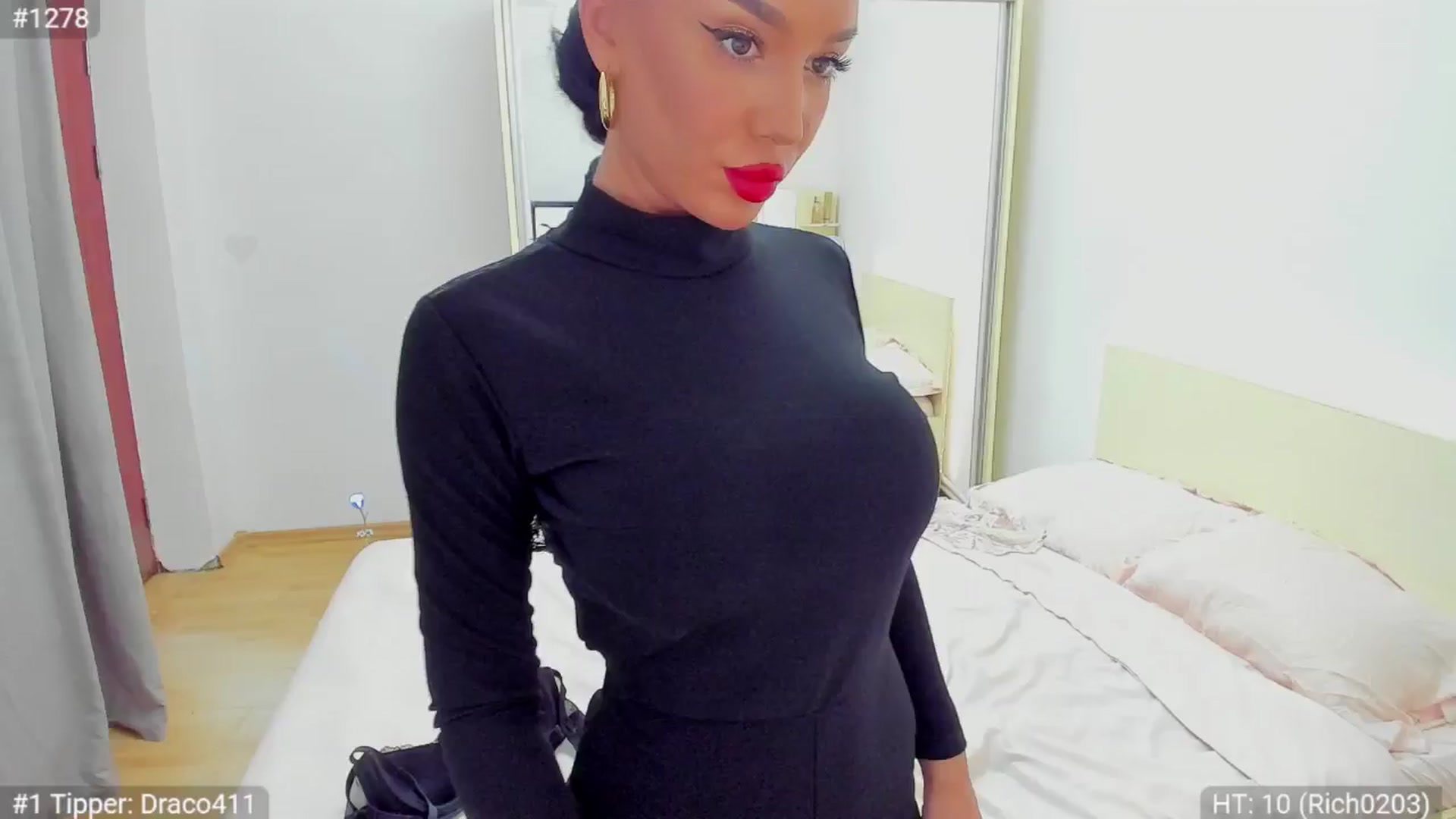 Gallery image thumbnail from Jessica__WOW's myfreecams stream on, 11/22/2024, 20:24 image 9 of 20