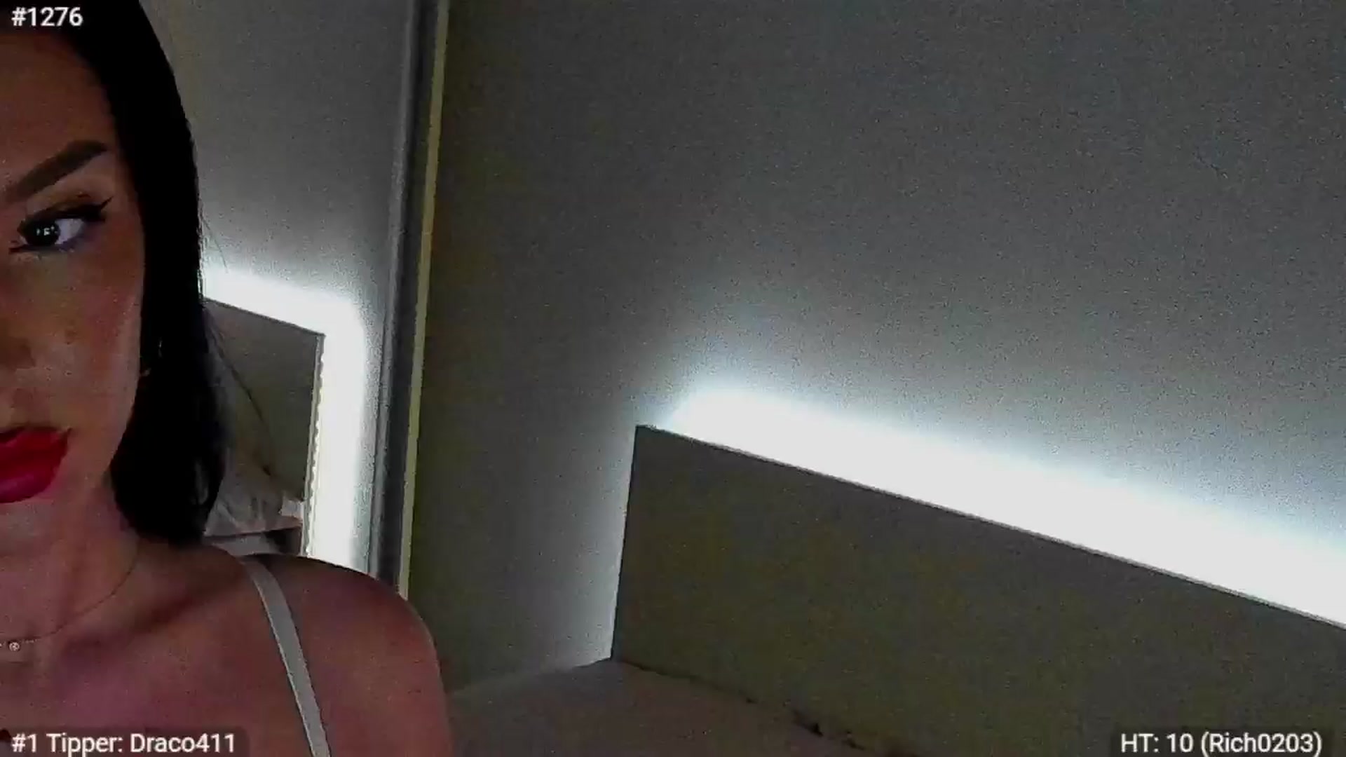 Gallery image thumbnail from Jessica__WOW's myfreecams stream on, 11/22/2024, 20:24 image 19 of 20