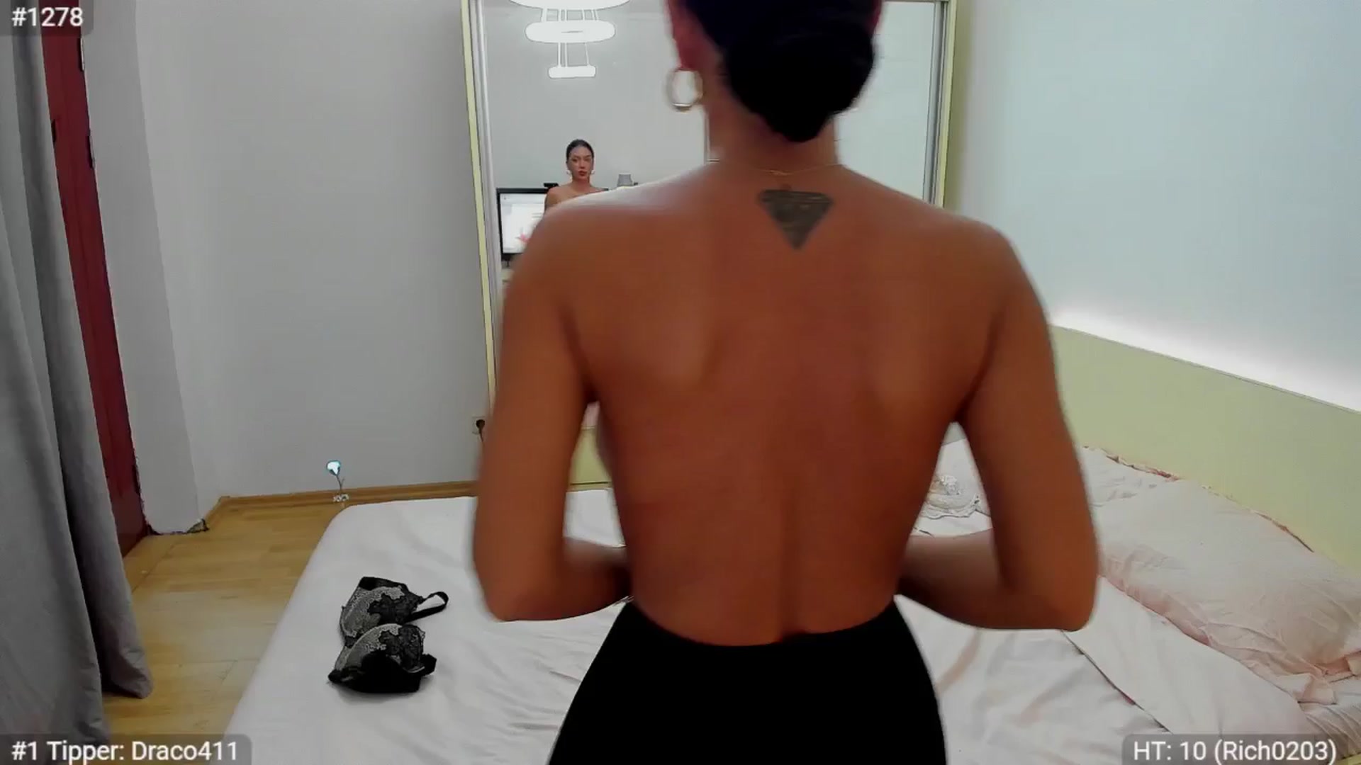 Gallery image thumbnail from Jessica__WOW's myfreecams stream on, 11/22/2024, 20:24 image 13 of 20
