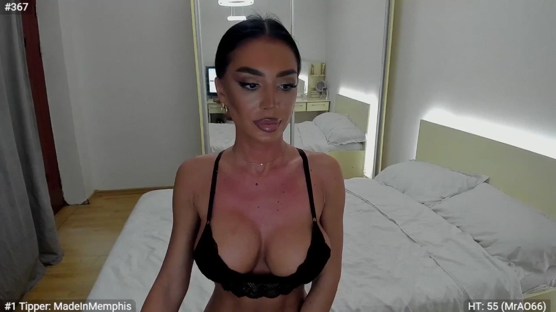 Gallery image thumbnail from Jessica__WOW's myfreecams stream on, 03/11/2025, 18:07 image 16 of 20