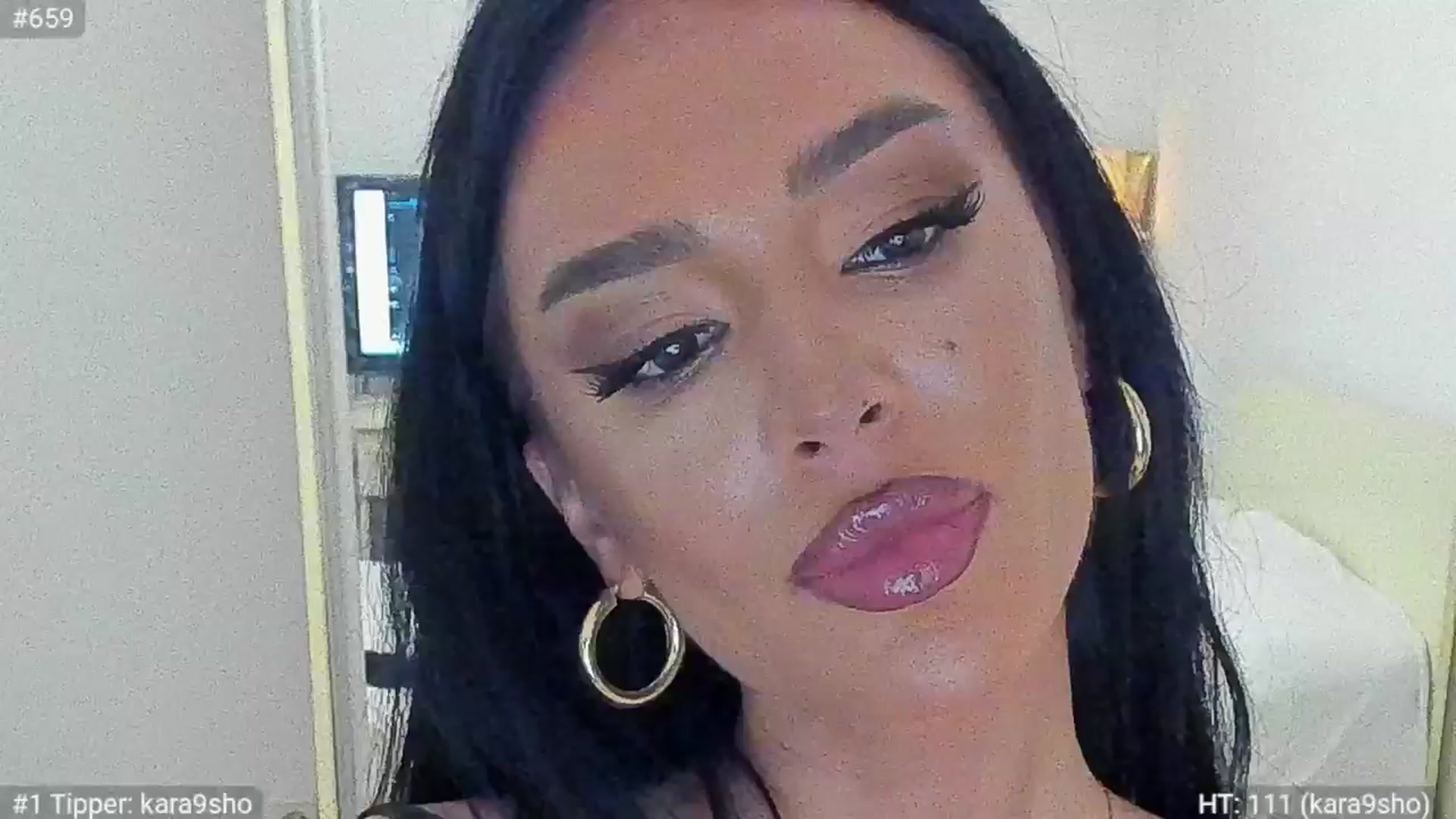 Gallery image thumbnail from Jessica__WOW's myfreecams stream on, 04/20/2025, 03:51 image 15 of 20