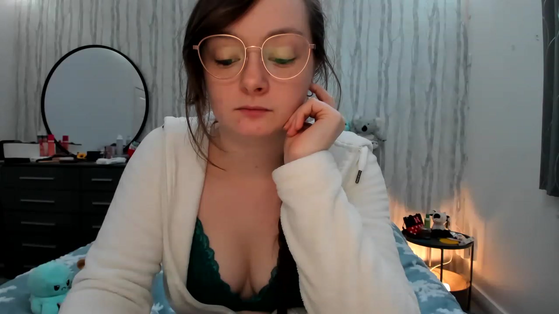 Gallery image thumbnail from JessieBear_'s myfreecams stream on, 12/06/2022, 18:56 image 13 of 20